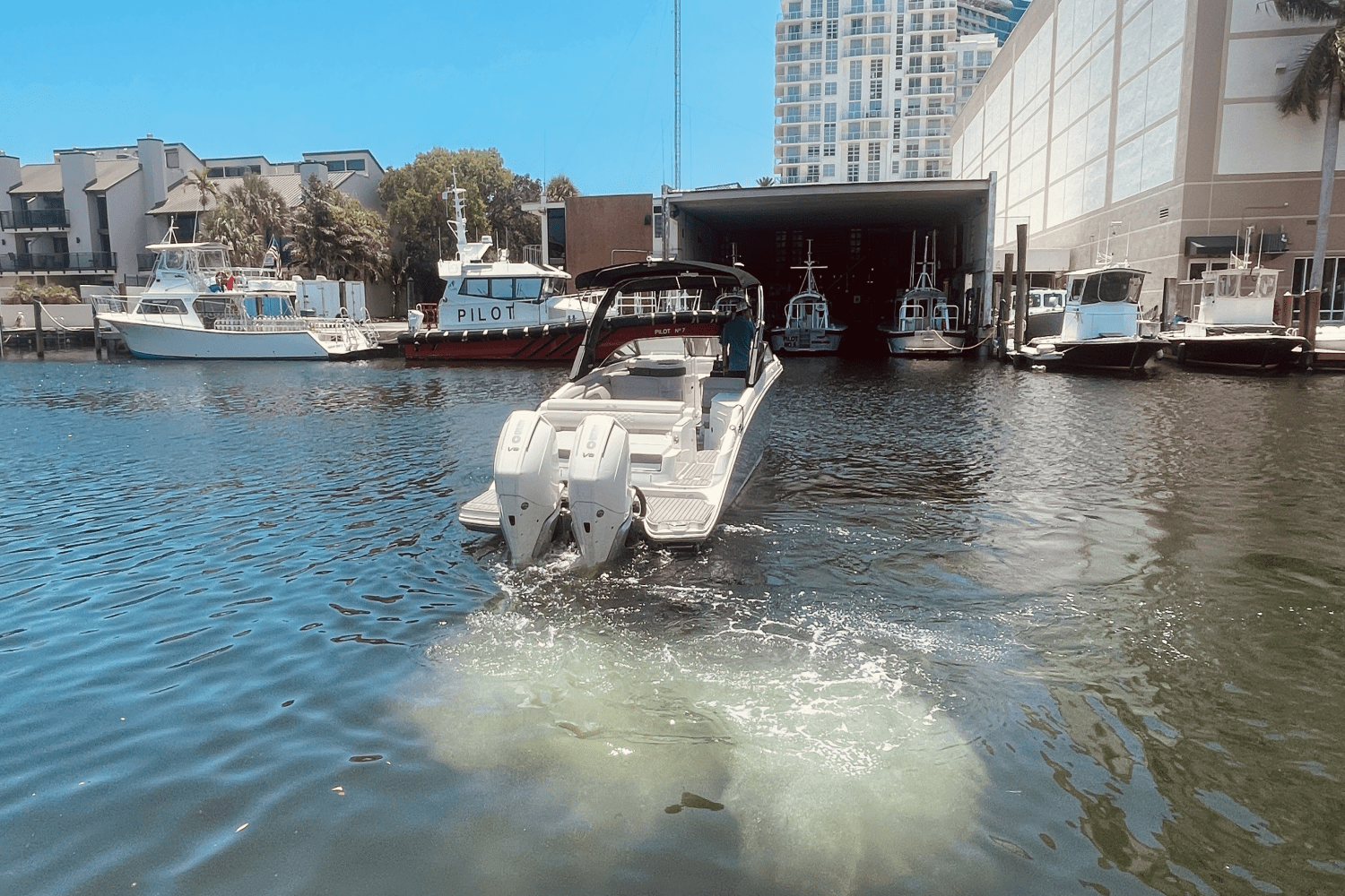 2024 Sea Ray 290 SDX OUTBOARD Image Thumbnail #8