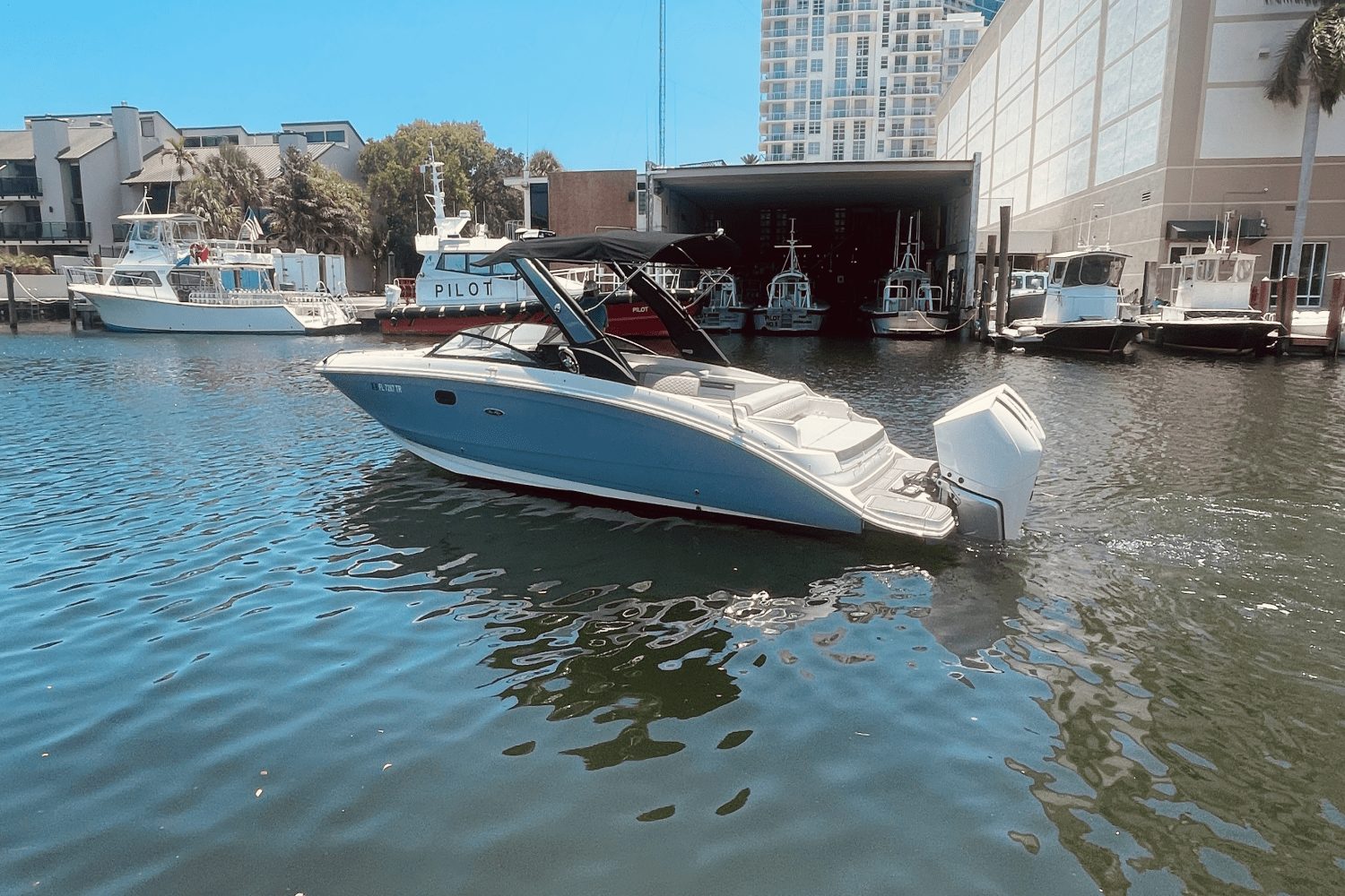2024 Sea Ray 290 SDX OUTBOARD Image Thumbnail #4