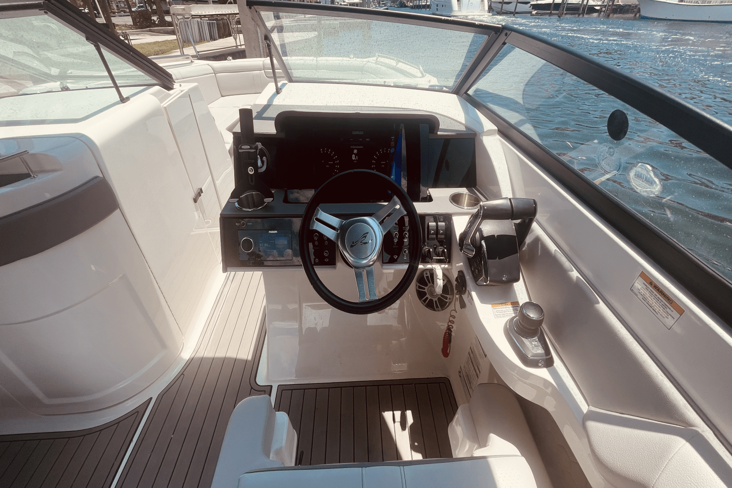 2024 Sea Ray 290 SDX OUTBOARD Image Thumbnail #24
