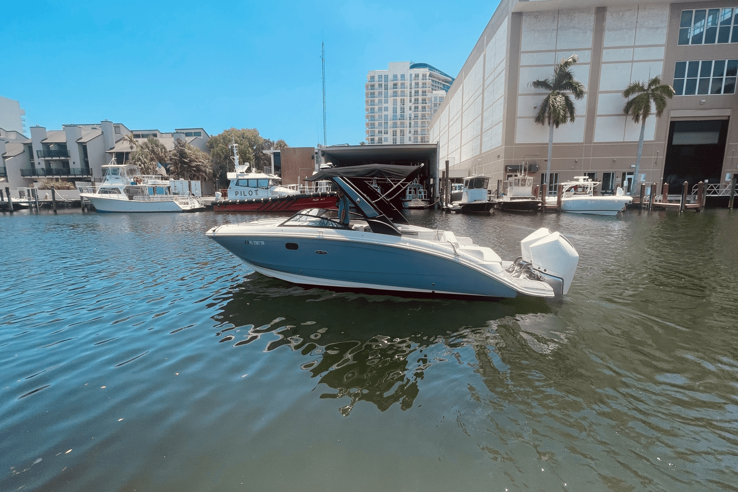 2024 Sea Ray 290 SDX OUTBOARD Image Thumbnail #3