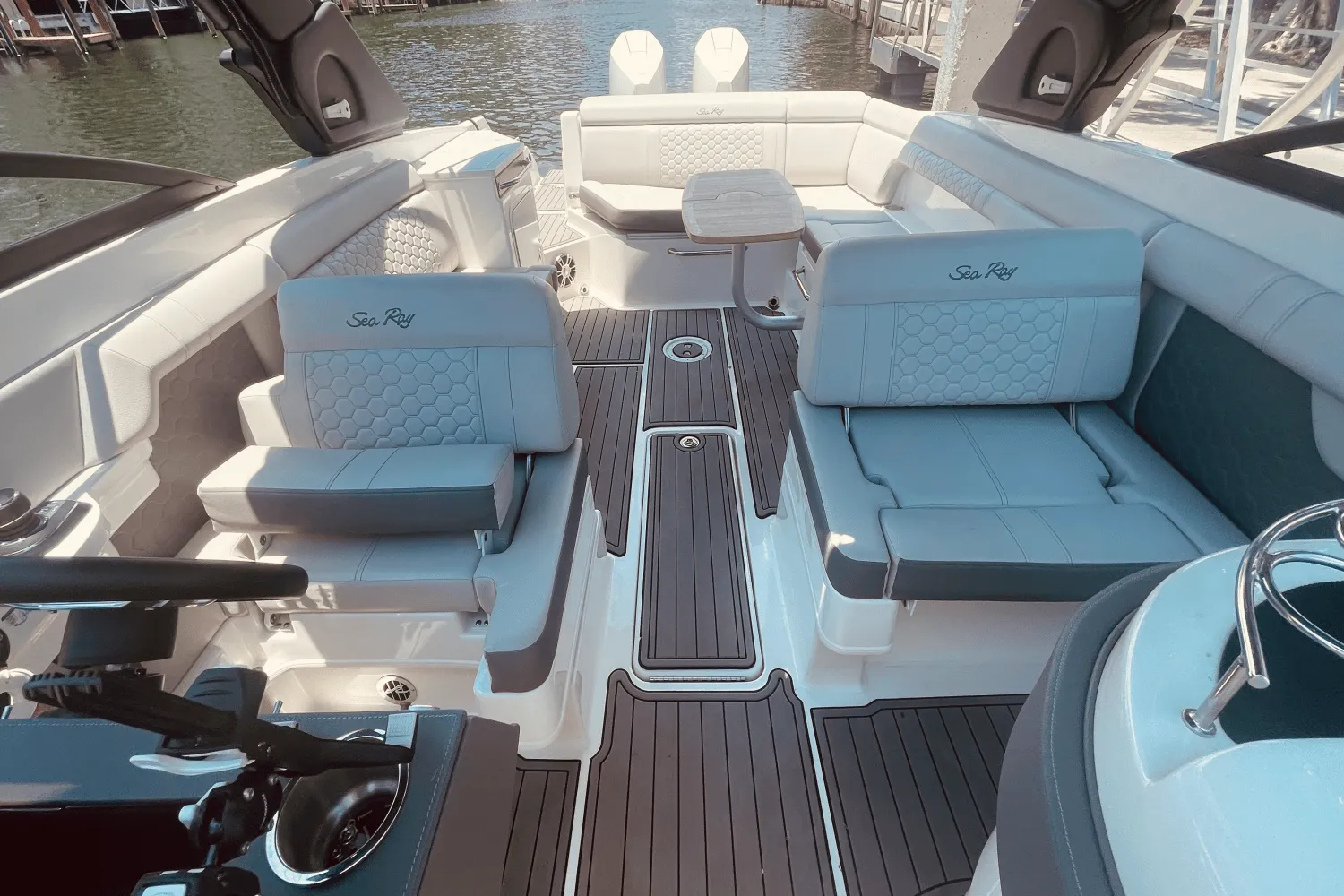 2024 Sea Ray 290 SDX OUTBOARD Image Thumbnail #32