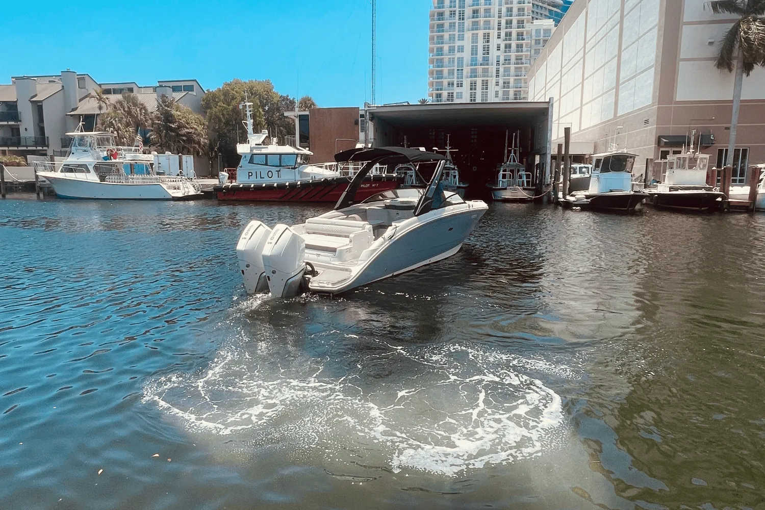 2024 Sea Ray 290 SDX OUTBOARD Image Thumbnail #9