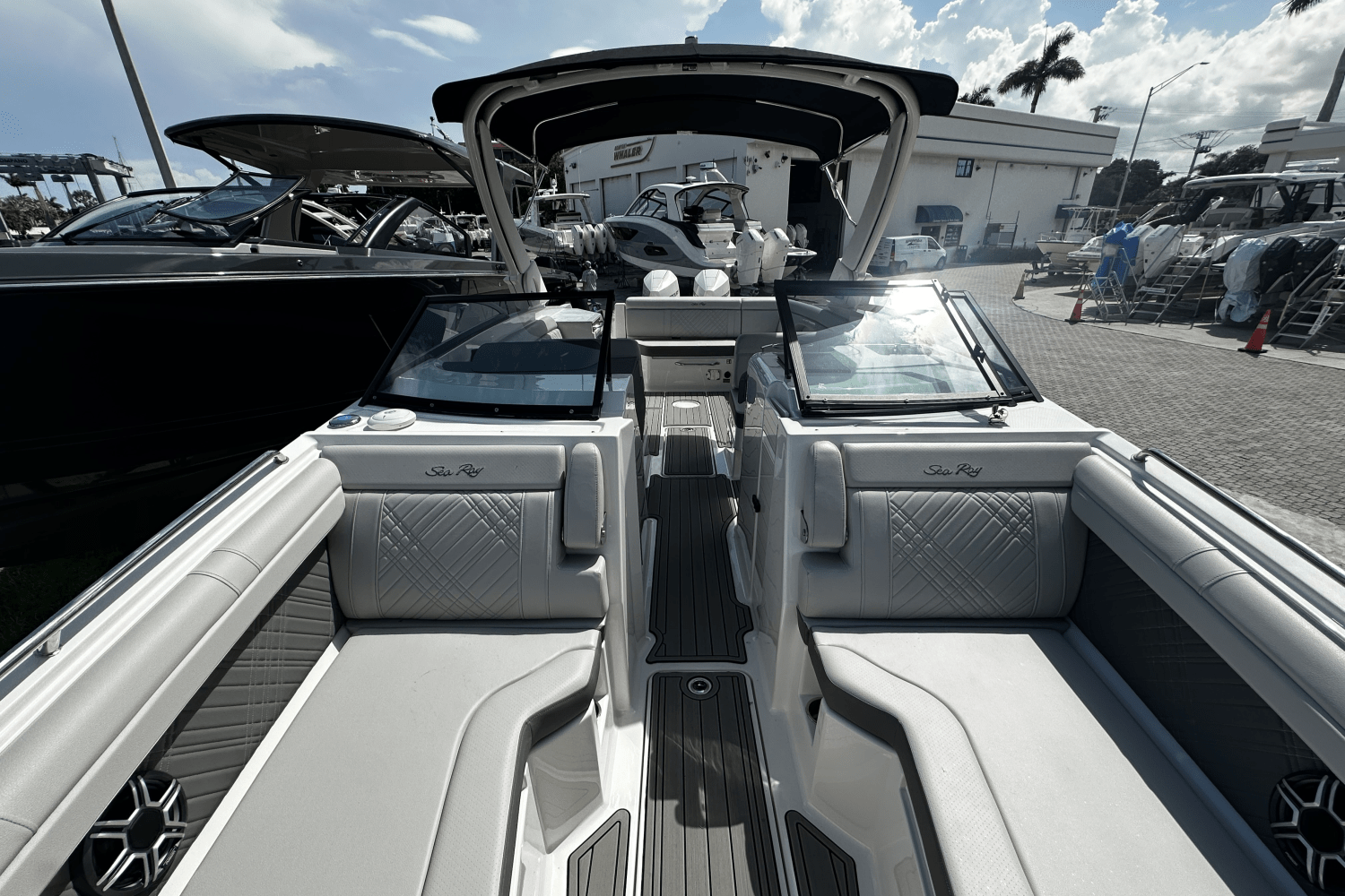 2026 Sea Ray SDX 290 Outboard Image Thumbnail #21