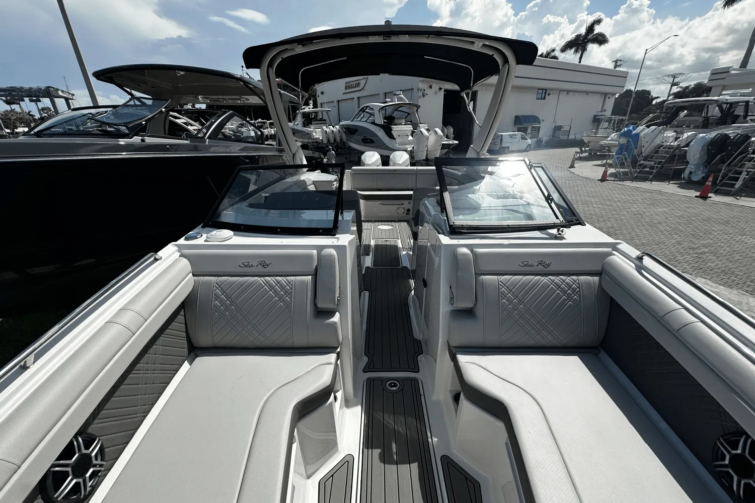 2026 Sea Ray SDX 290 Outboard Image Thumbnail #21