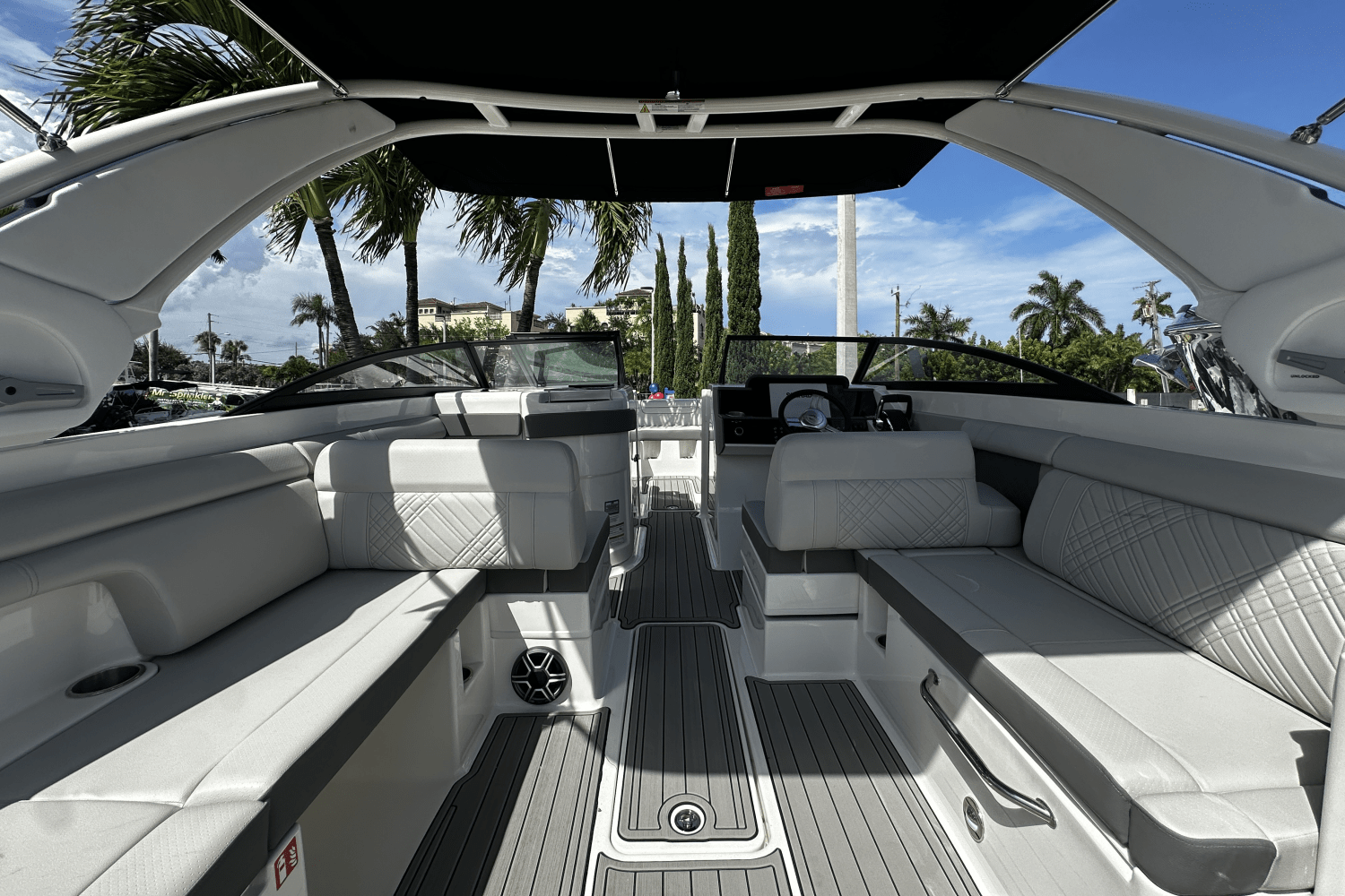 2026 Sea Ray SDX 290 Outboard Image Thumbnail #11