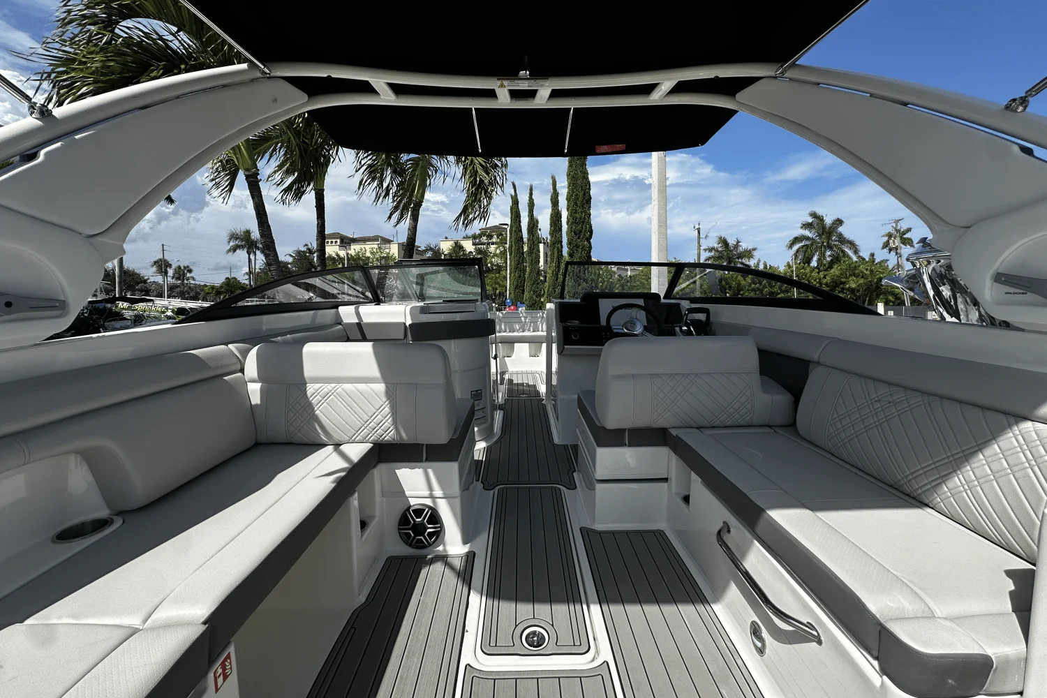 2026 Sea Ray SDX 290 Outboard Image Thumbnail #11