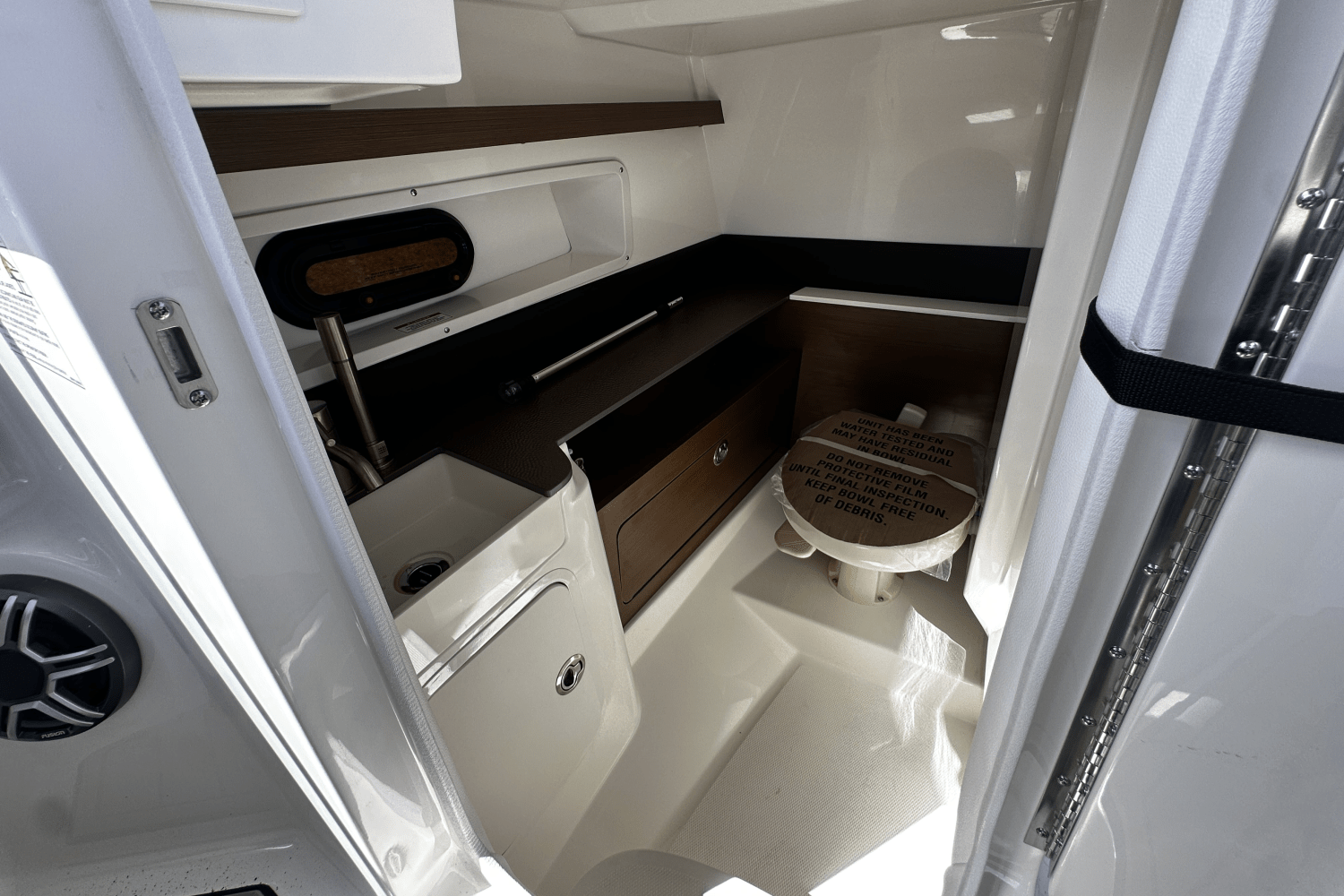 2026 Sea Ray SDX 290 Outboard Image Thumbnail #18