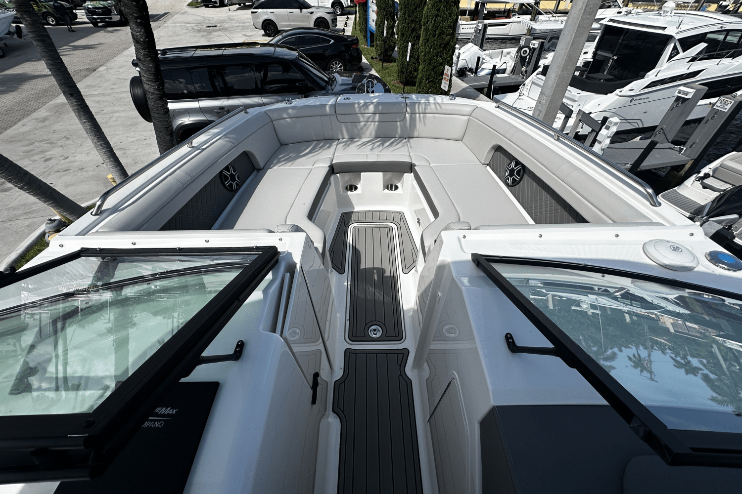 2026 Sea Ray SDX 290 Outboard Image Thumbnail #19