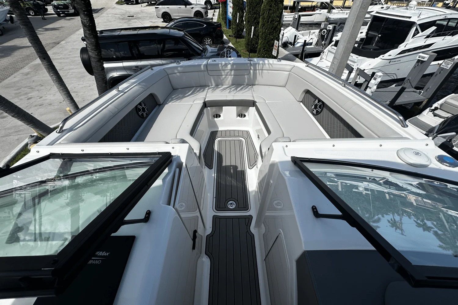 2026 Sea Ray SDX 290 Outboard Image Thumbnail #19