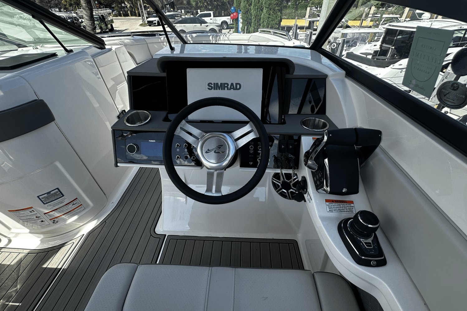 2026 Sea Ray SDX 290 Outboard Image Thumbnail #16