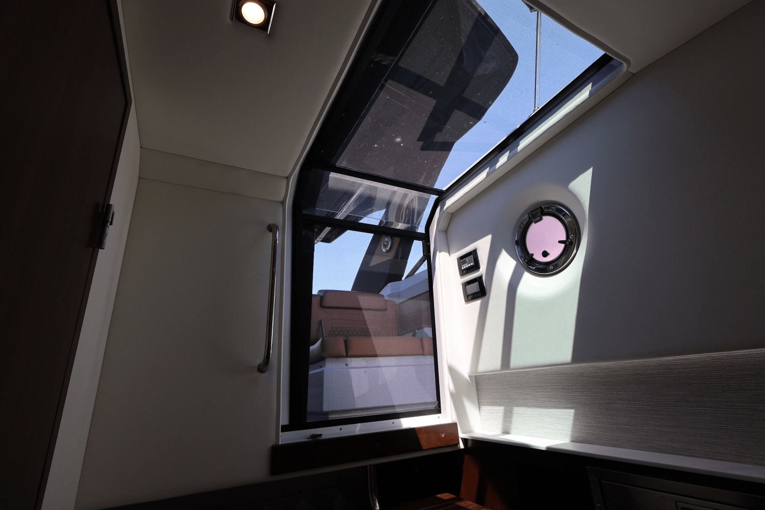 2024 Cruisers Yachts 34 GLS South Beach Outboard Image Thumbnail #60
