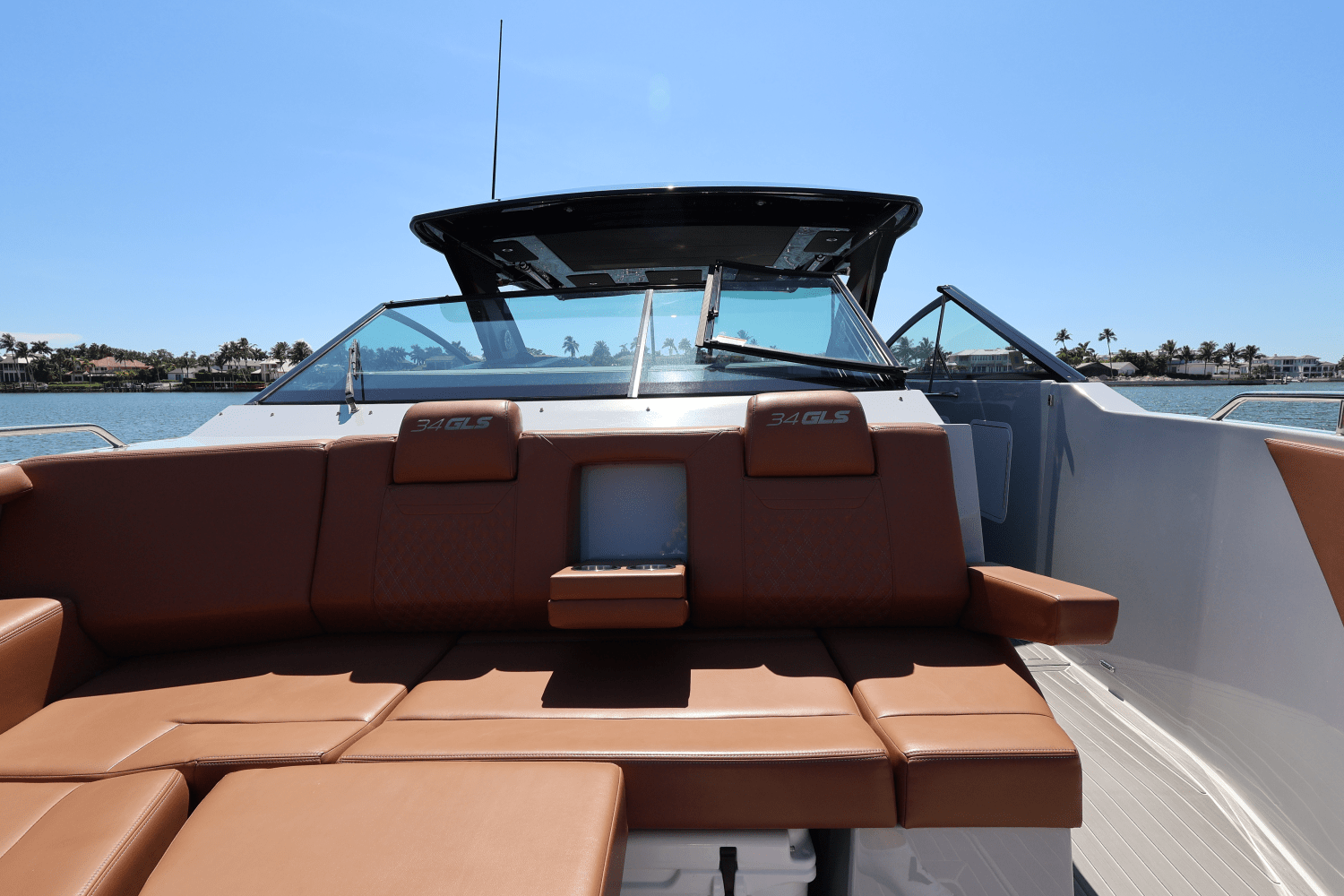 2024 Cruisers Yachts 34 GLS South Beach Outboard Image Thumbnail #68