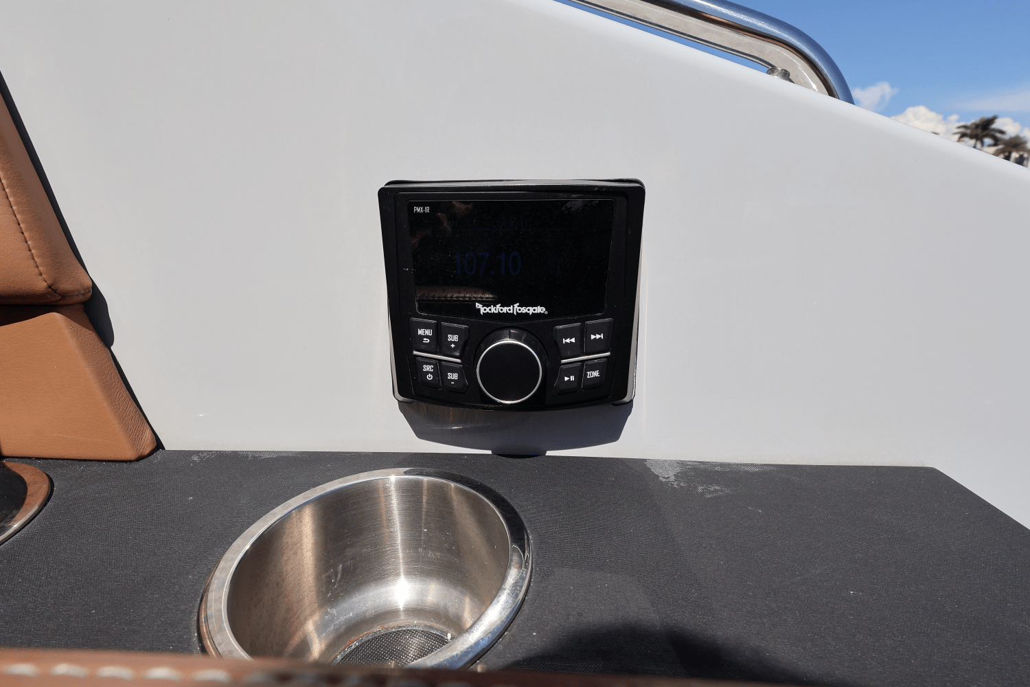 2024 Cruisers Yachts 34 GLS South Beach Outboard Image Thumbnail #13