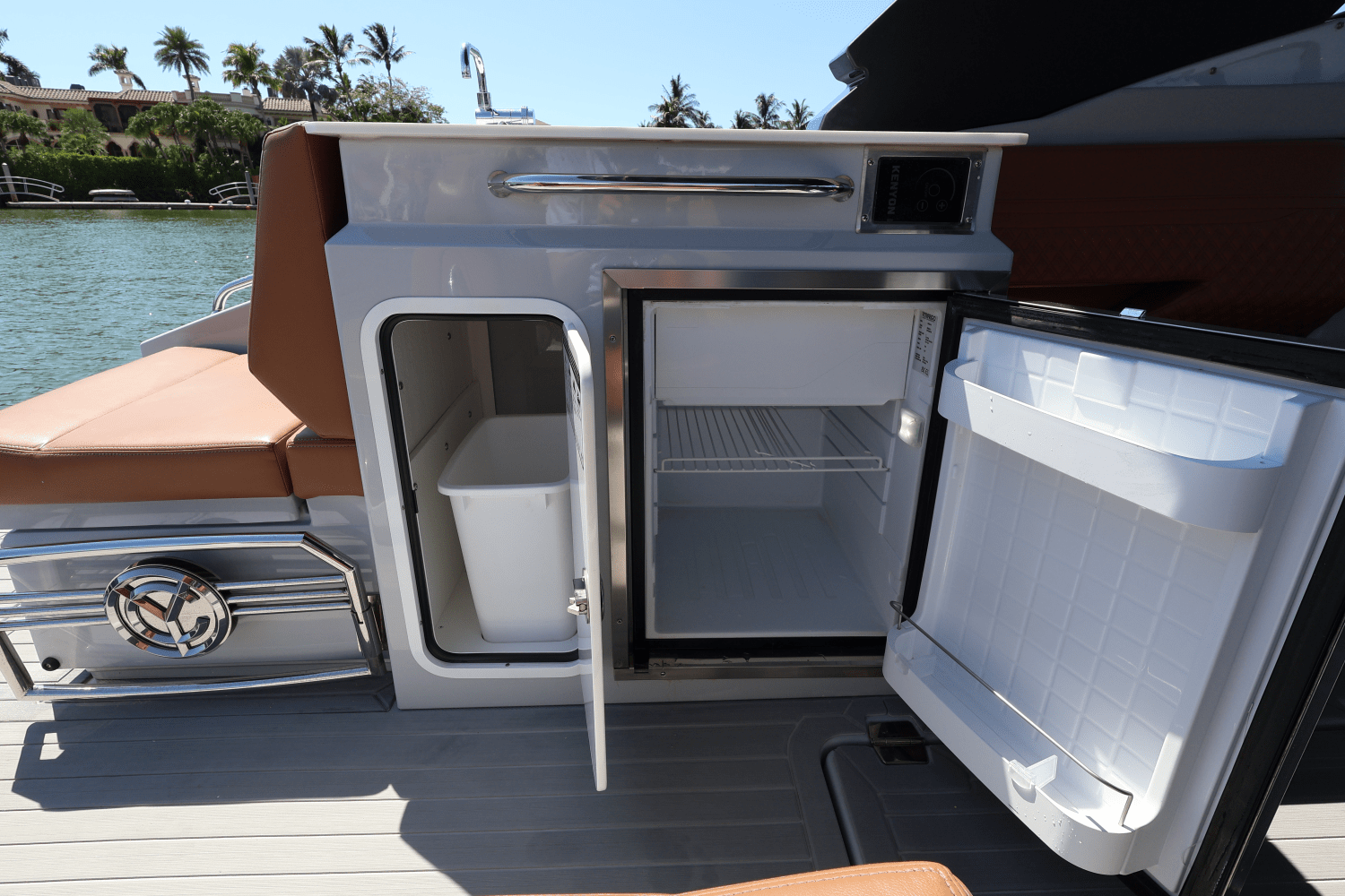 2024 Cruisers Yachts 34 GLS South Beach Outboard Image Thumbnail #22