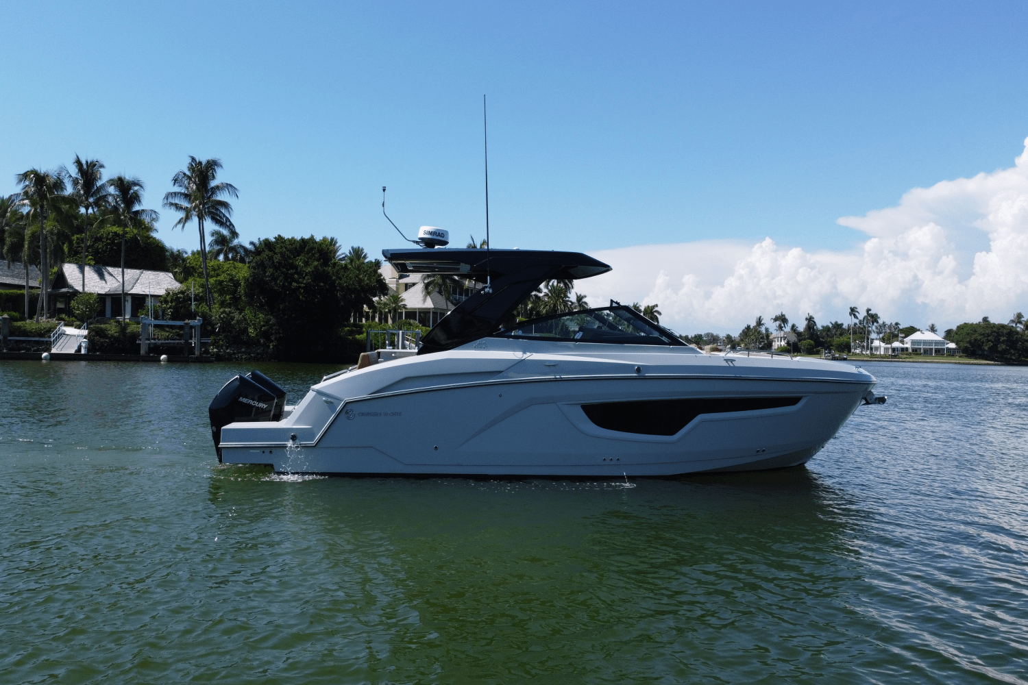 2024 Cruisers Yachts 34 GLS South Beach Outboard Image Thumbnail #5