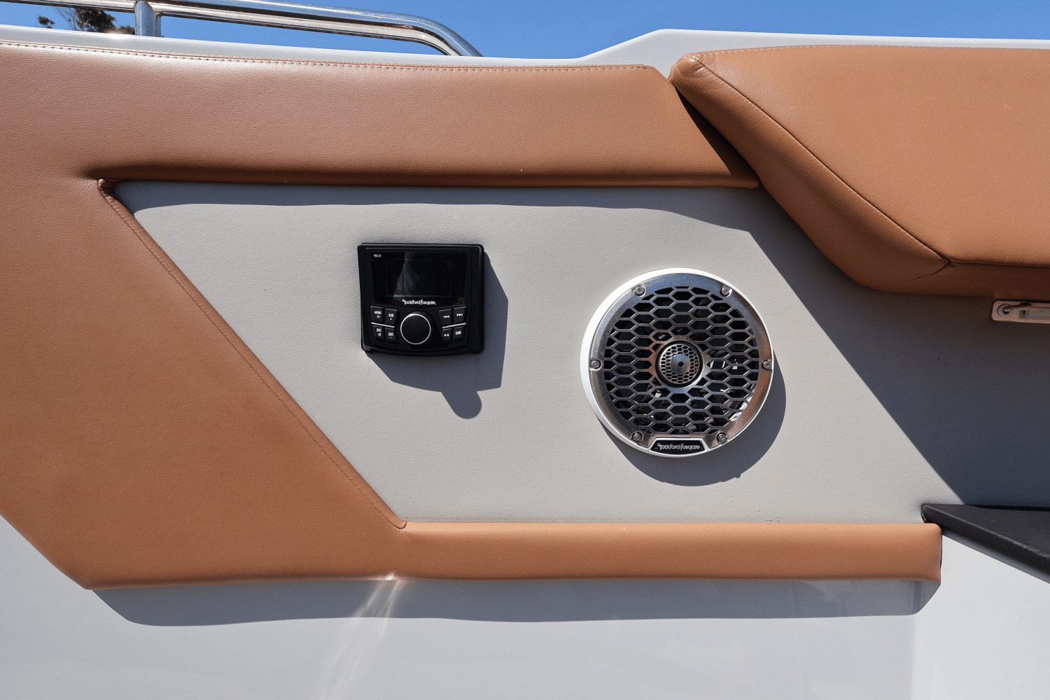 2024 Cruisers Yachts 34 GLS South Beach Outboard Image Thumbnail #73