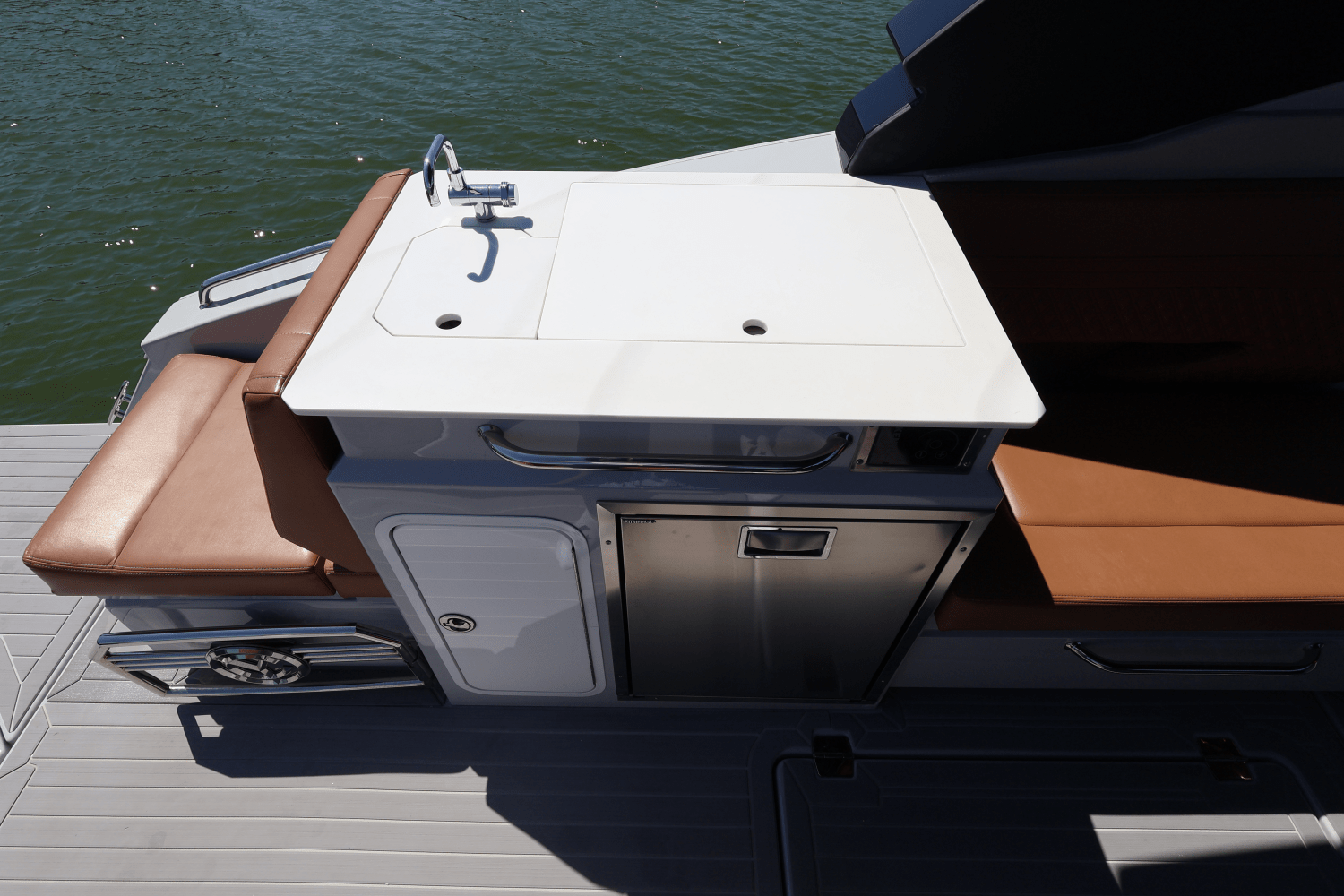 2024 Cruisers Yachts 34 GLS South Beach Outboard Image Thumbnail #20