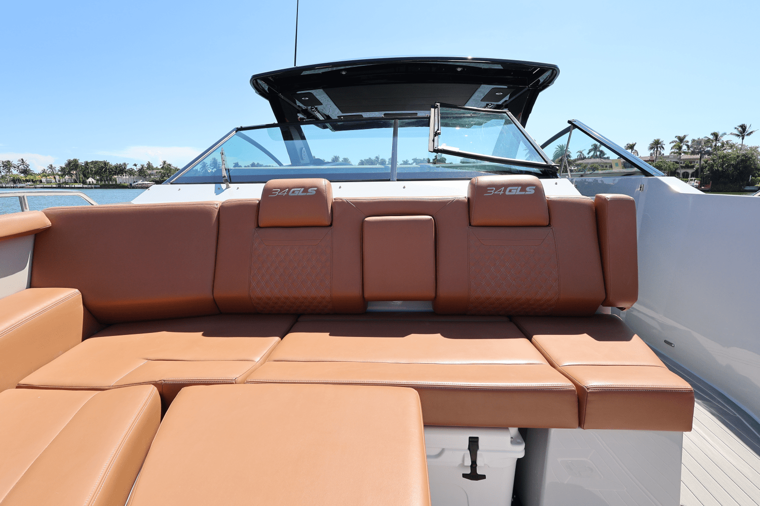 2024 Cruisers Yachts 34 GLS South Beach Outboard Image Thumbnail #67