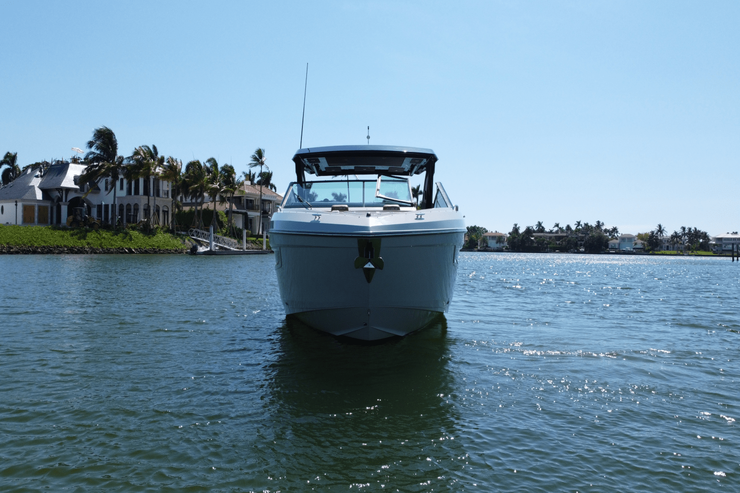 2024 Cruisers Yachts 34 GLS South Beach Outboard Image Thumbnail #7