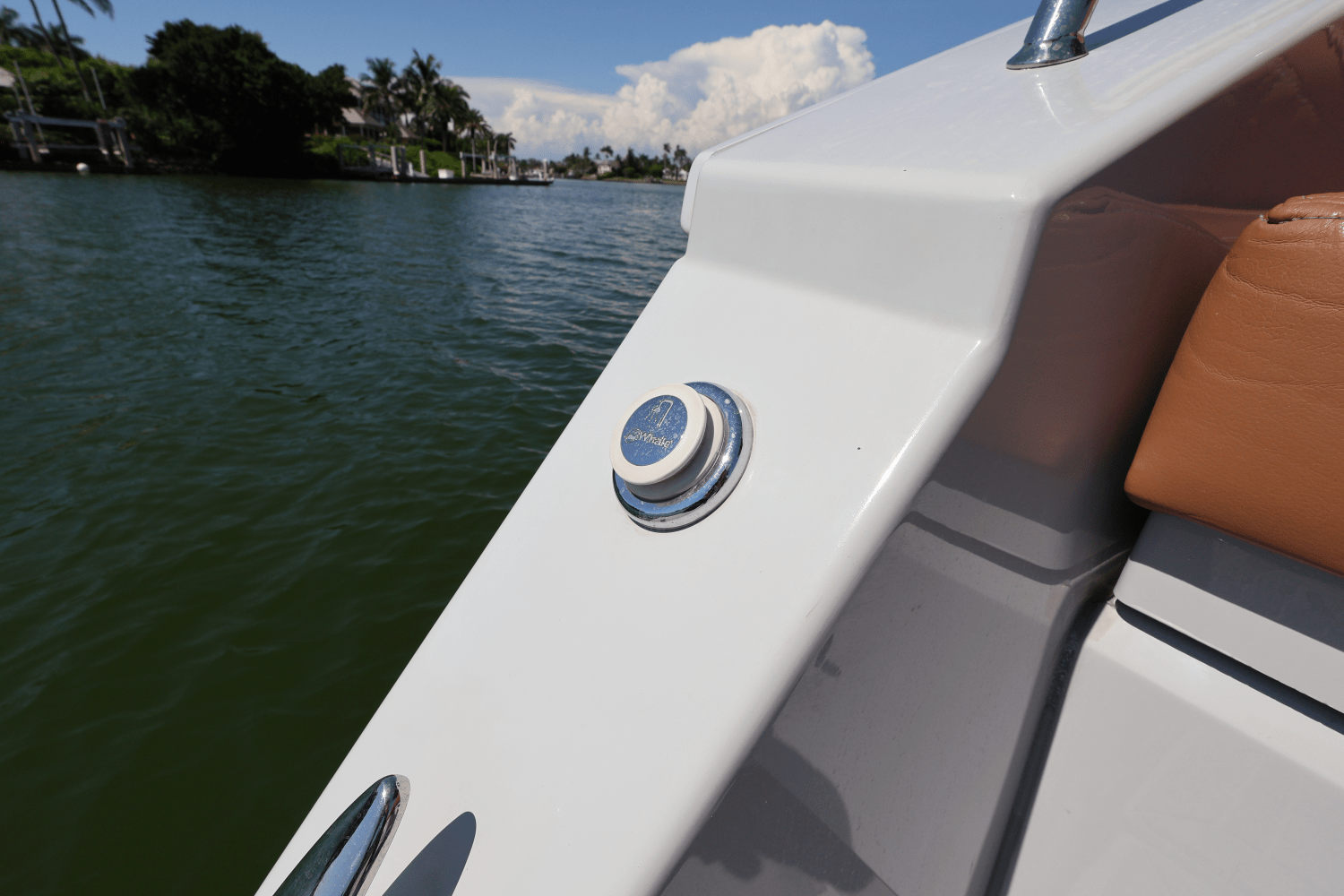 2024 Cruisers Yachts 34 GLS South Beach Outboard Image Thumbnail #18