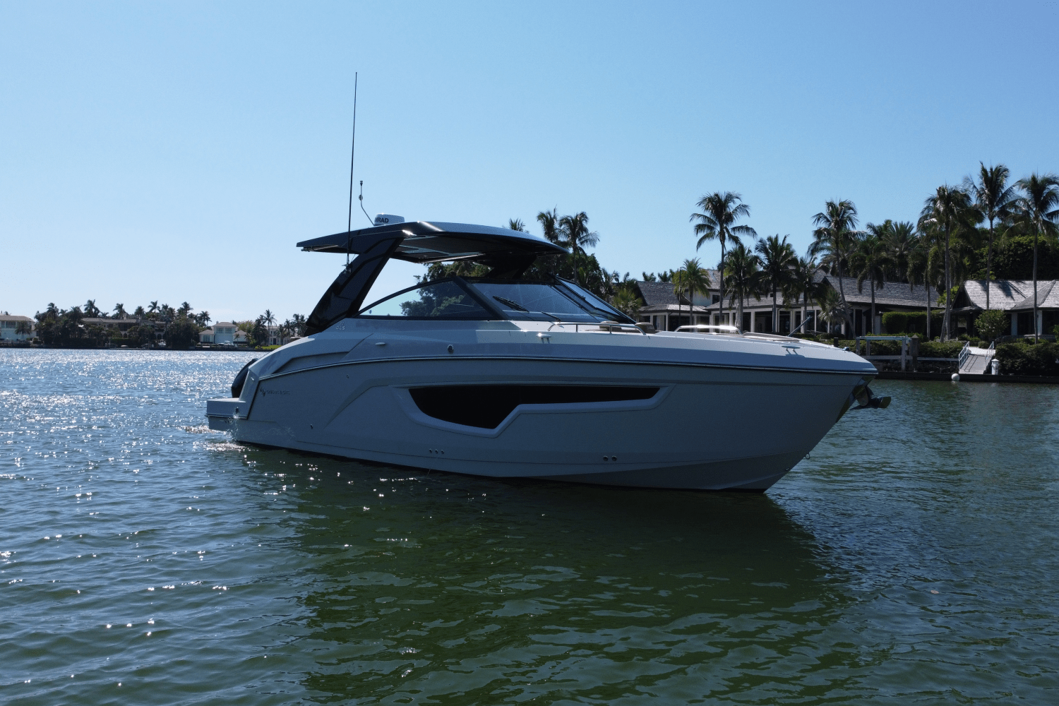 2024 Cruisers Yachts 34 GLS South Beach Outboard Image Thumbnail #6