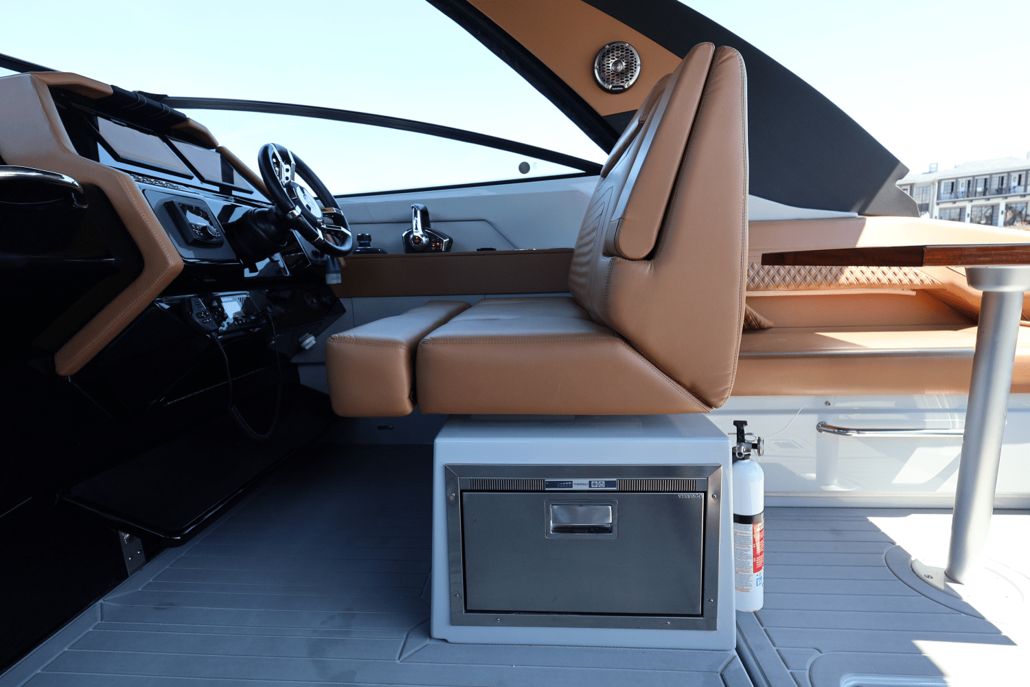 2024 Cruisers Yachts 34 GLS South Beach Outboard Image Thumbnail #30