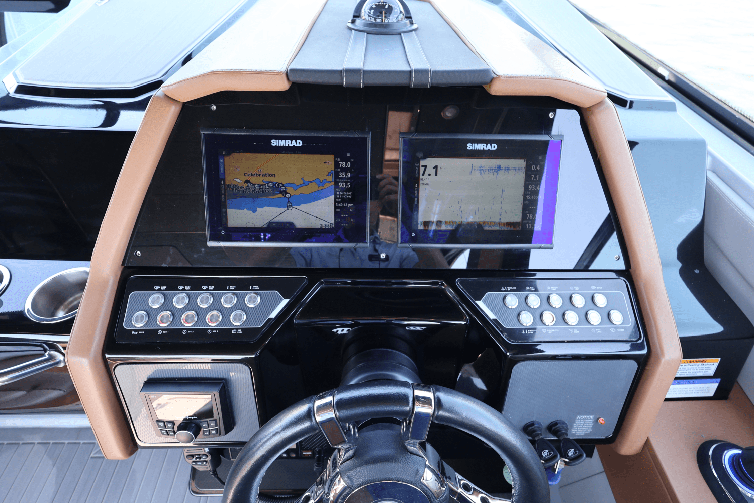 2024 Cruisers Yachts 34 GLS South Beach Outboard Image Thumbnail #34