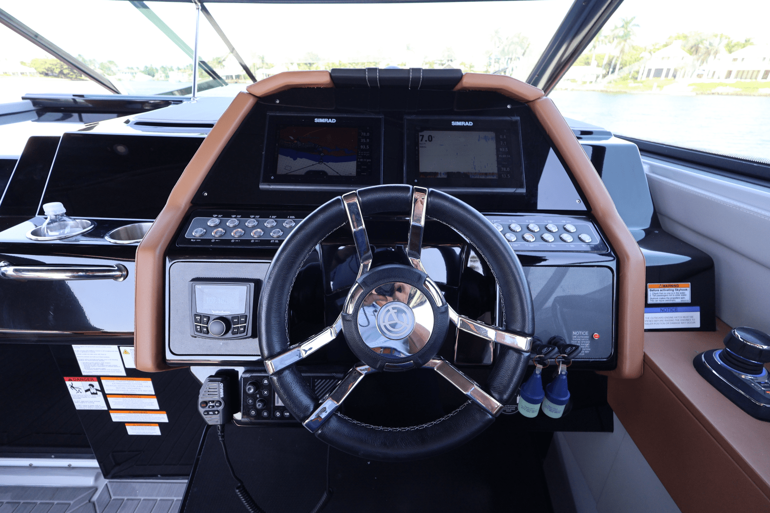 2024 Cruisers Yachts 34 GLS South Beach Outboard Image Thumbnail #33
