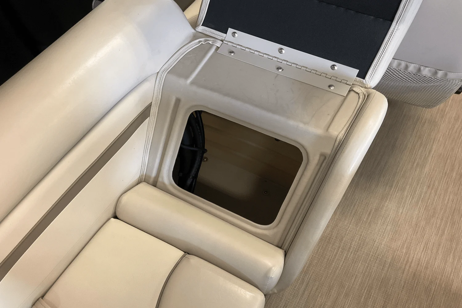 2017 Bennington 22SSRX Image Thumbnail #38