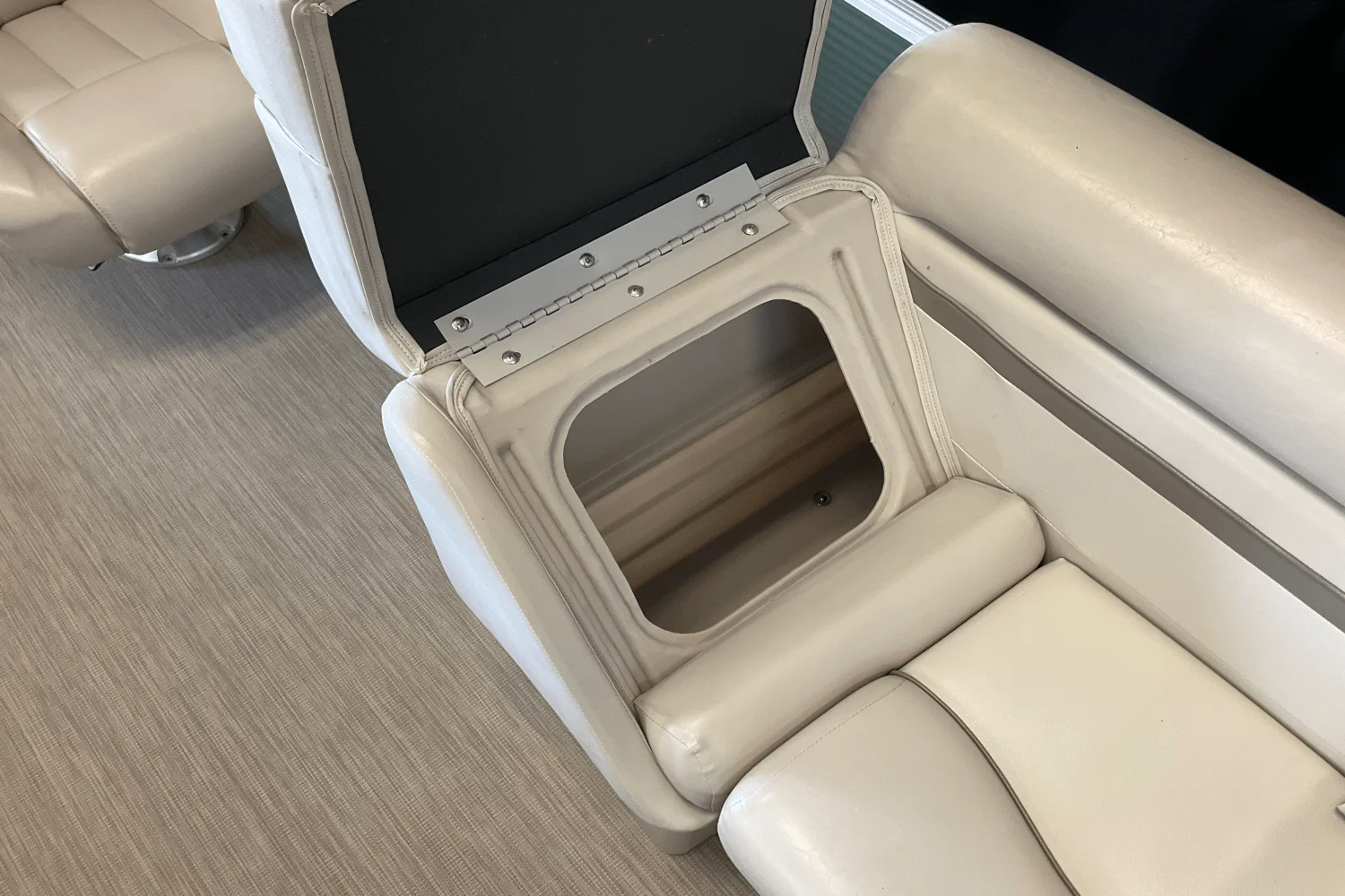 2017 Bennington 22SSRX Image Thumbnail #22