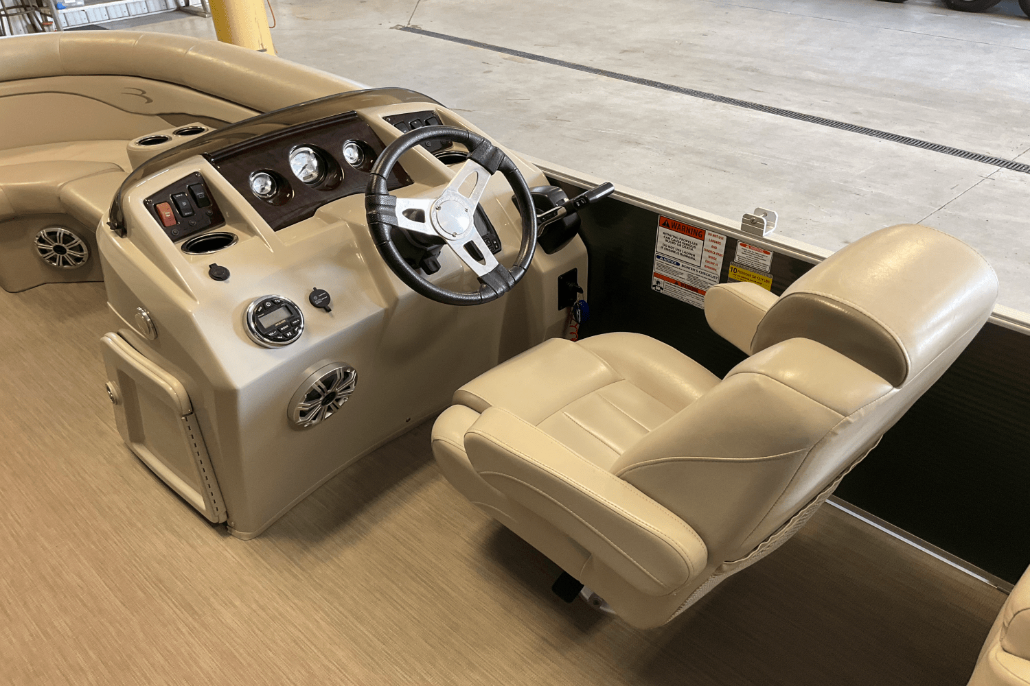 2017 Bennington 22SSRX Image Thumbnail #30