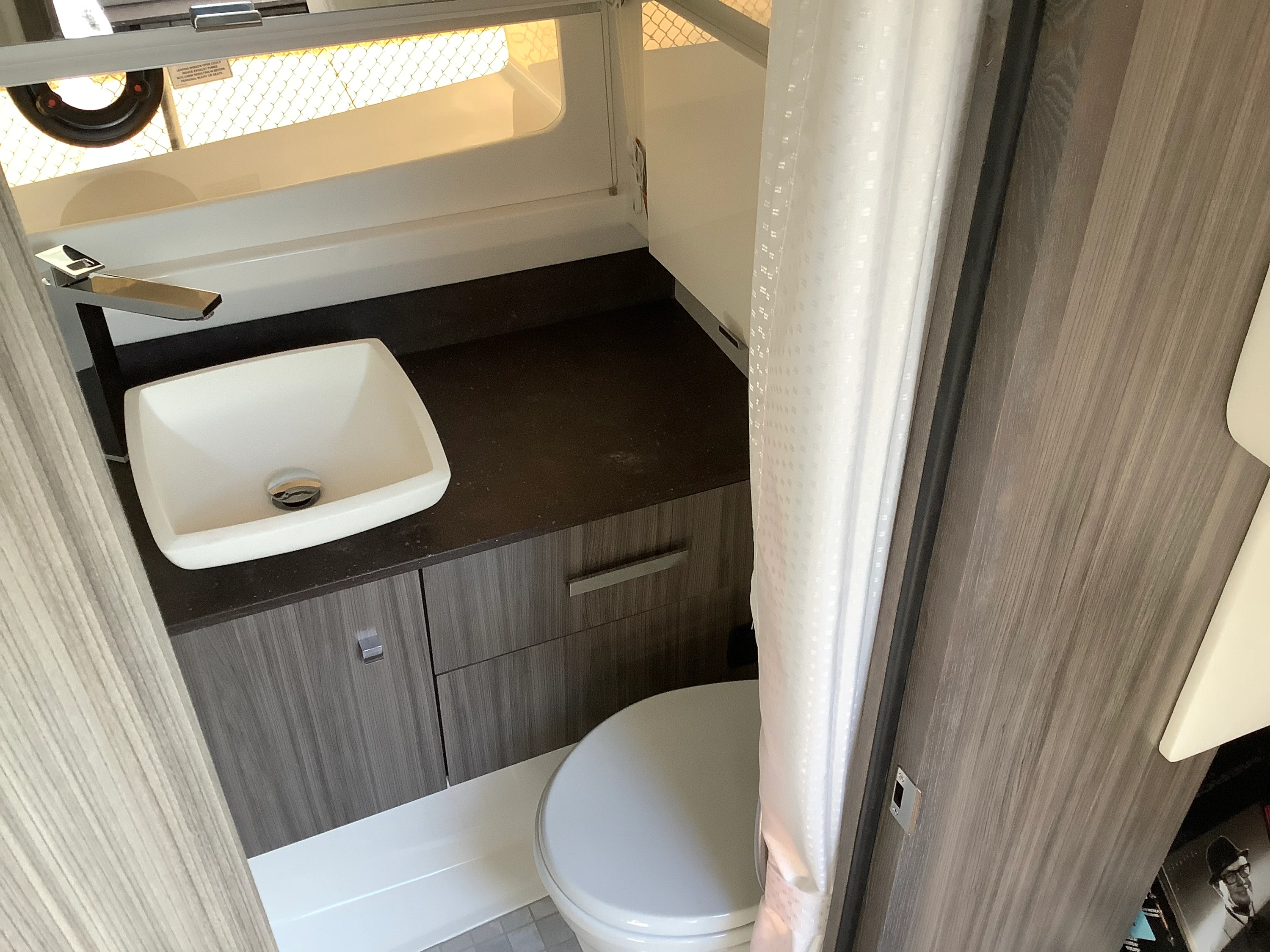 2026 Sea Ray SLX 400 Image Thumbnail #42