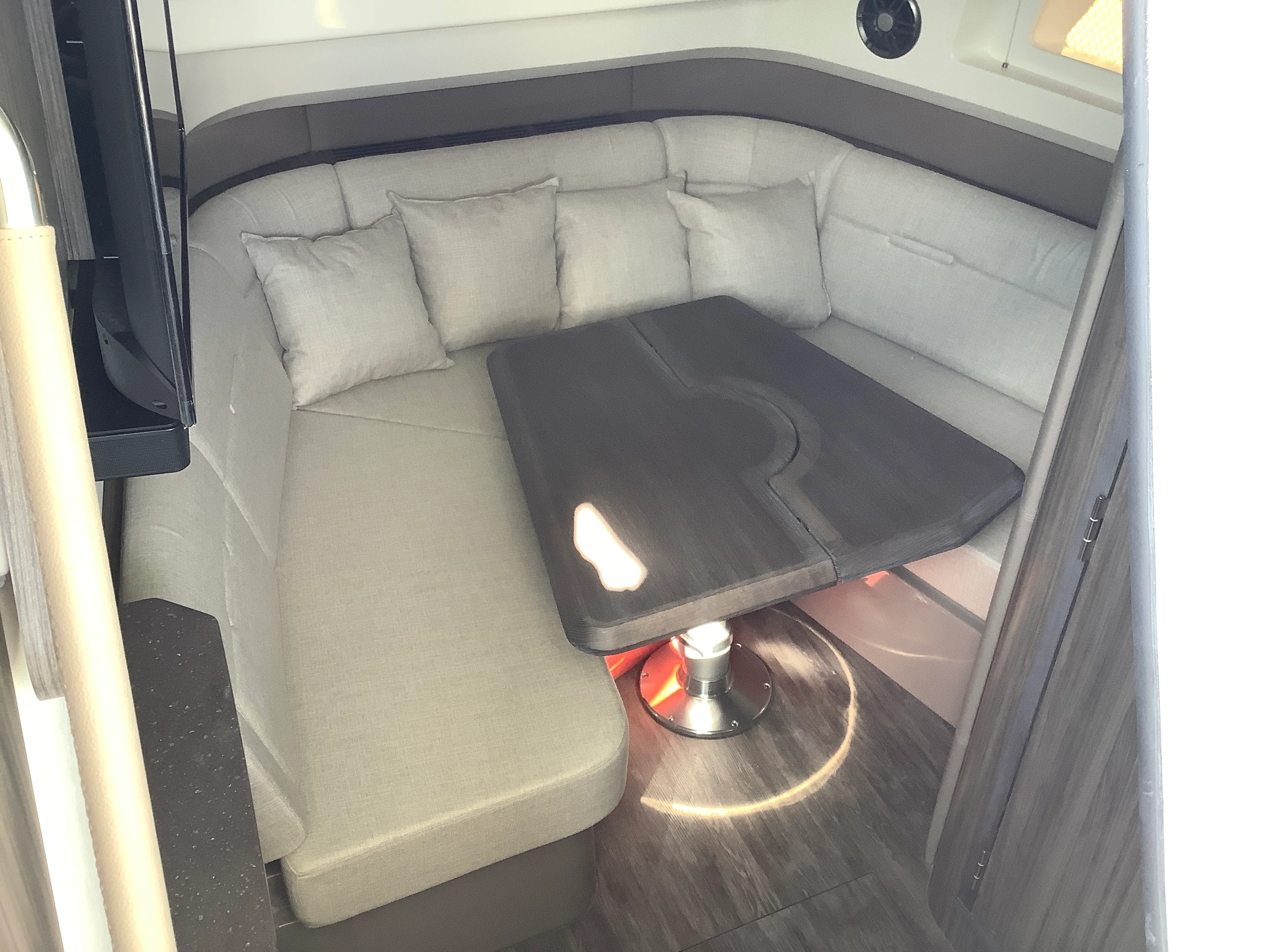 2026 Sea Ray SLX 400 Image Thumbnail #37