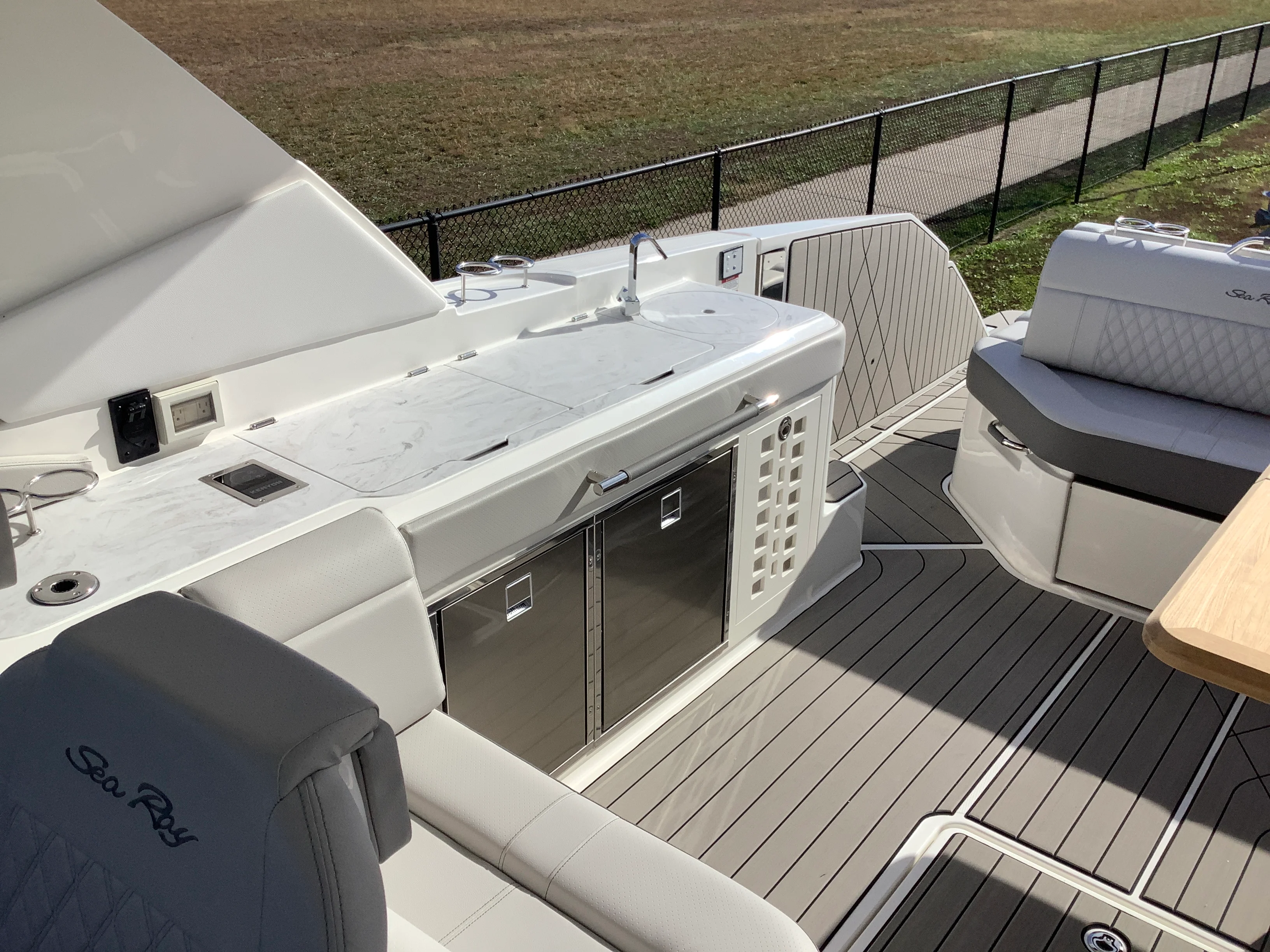 2026 Sea Ray SLX 400 Image Thumbnail #18