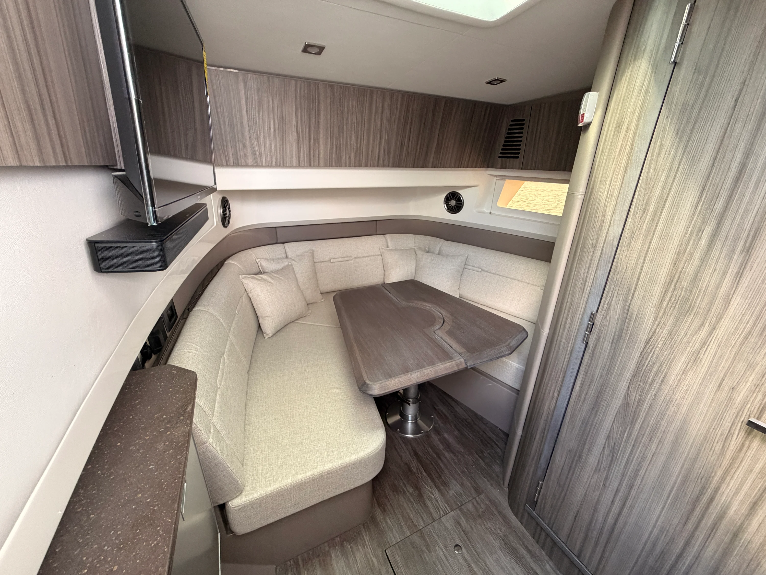 2026 Sea Ray SLX 400 Image Thumbnail #41