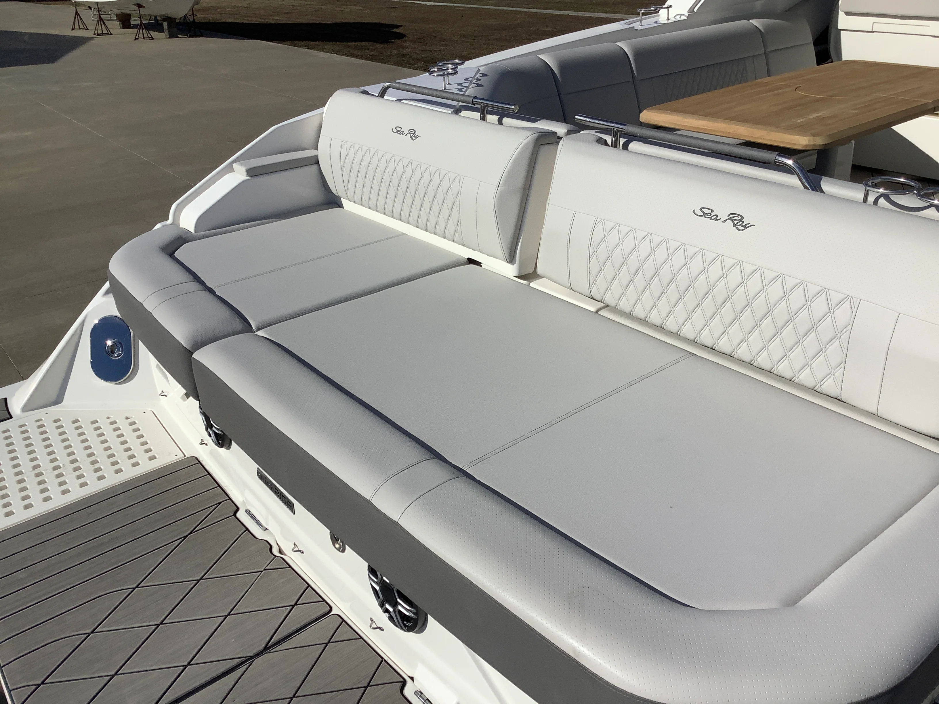 2026 Sea Ray SLX 400 Image Thumbnail #7