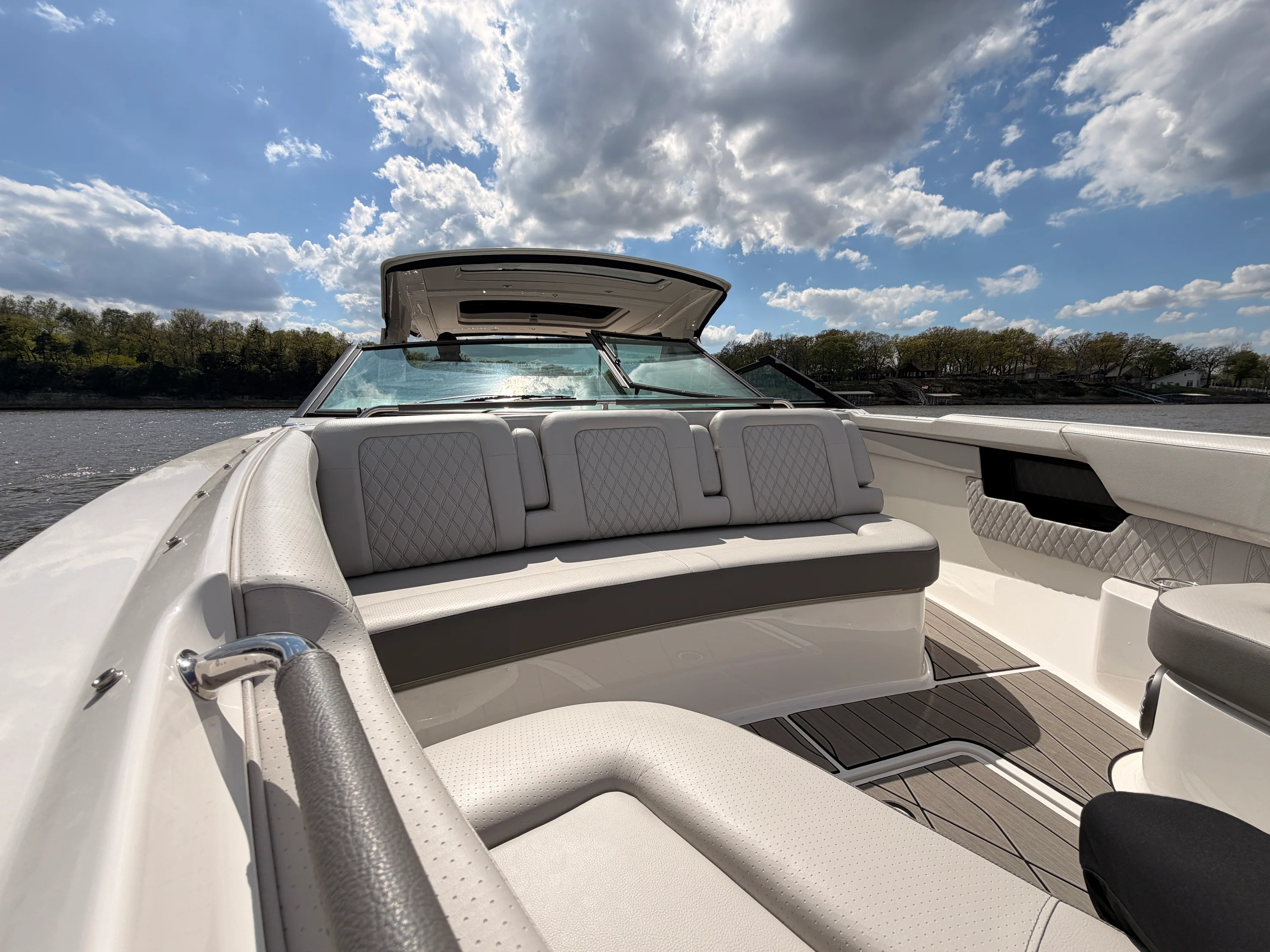 2026 Sea Ray SLX 400 Image Thumbnail #13