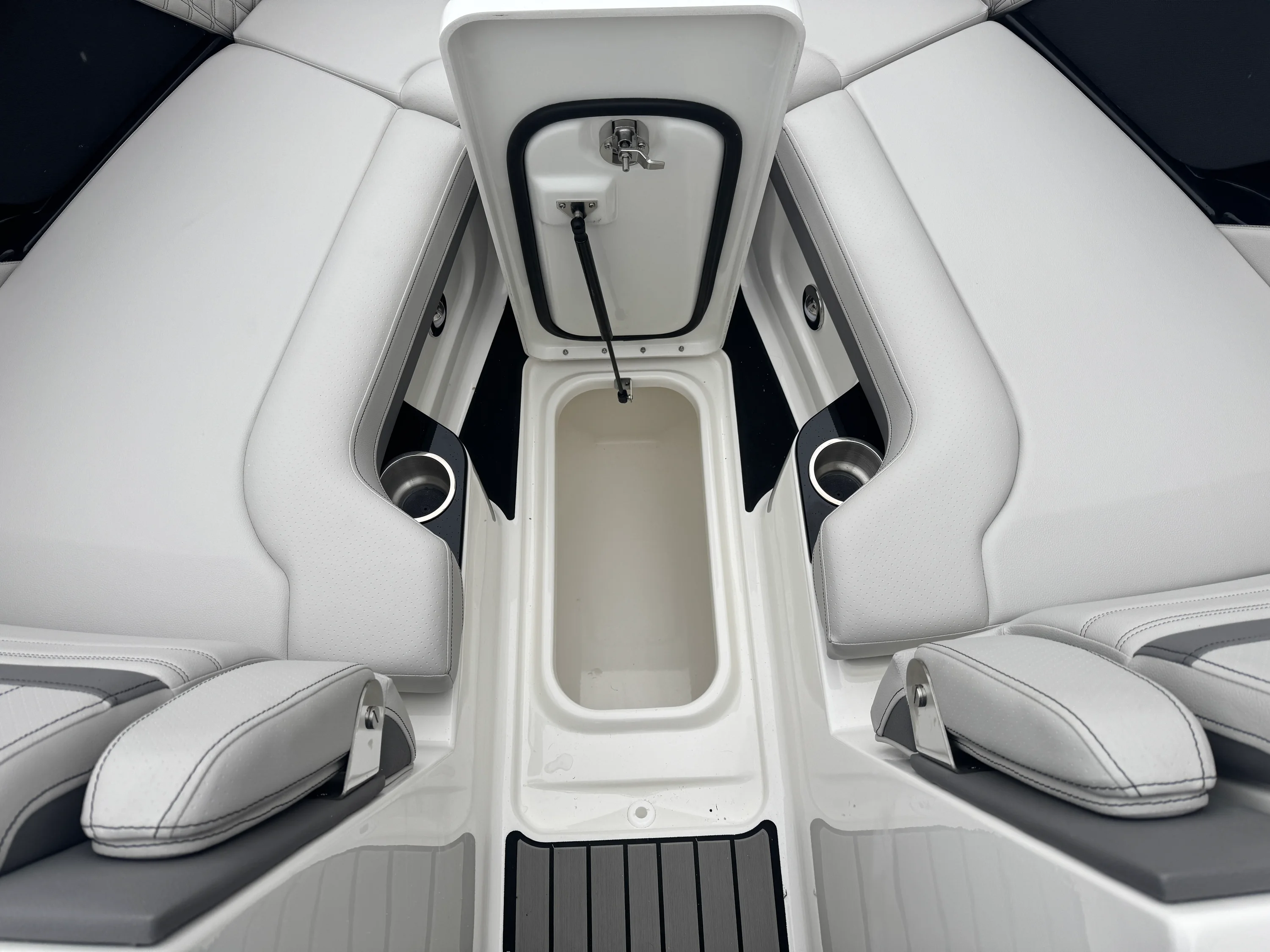 2026 Sea Ray SLX 280 Image Thumbnail #53