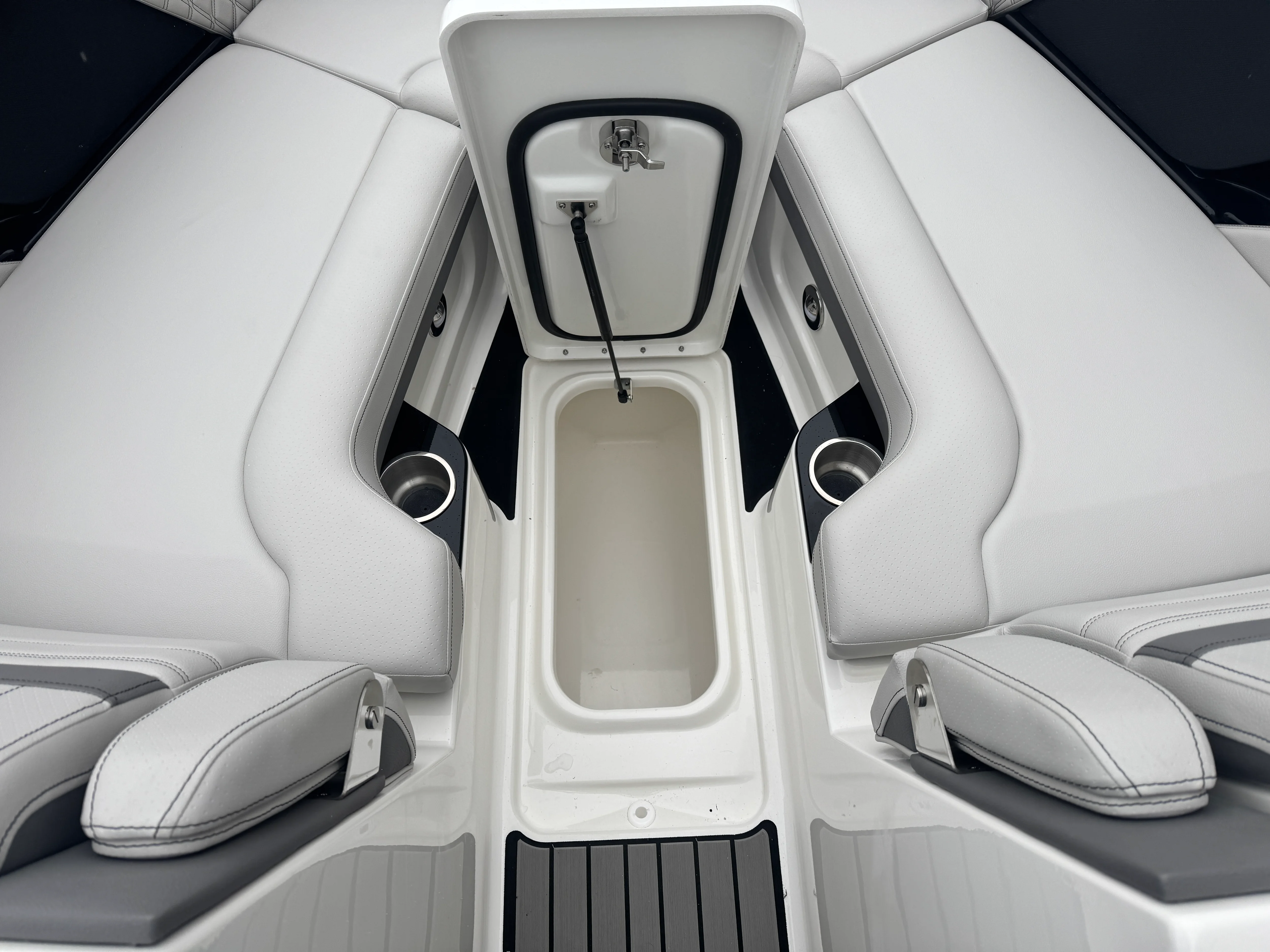 2026 Sea Ray SLX 280 Image Thumbnail #53