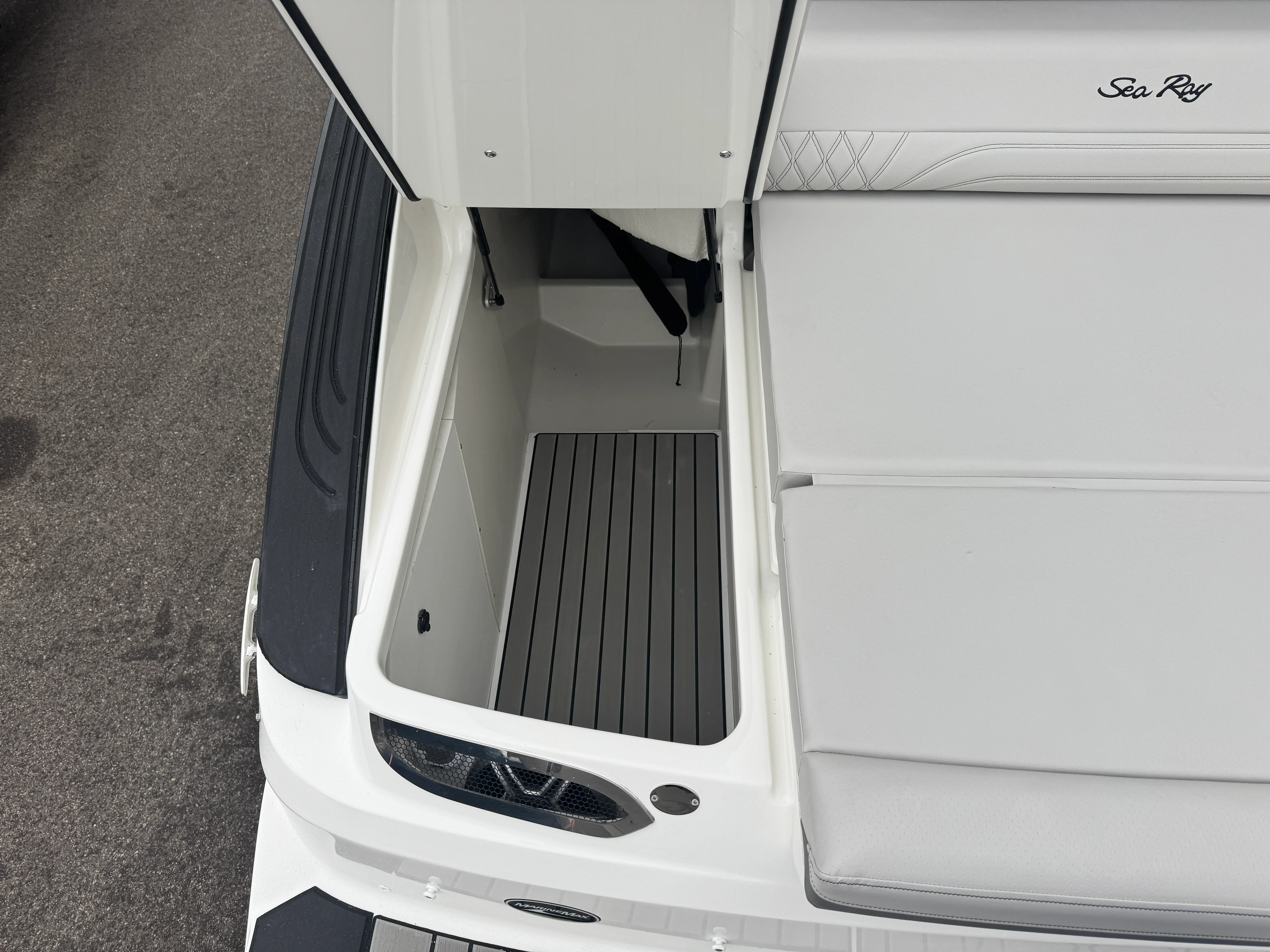 2026 Sea Ray SLX 280 Image Thumbnail #12