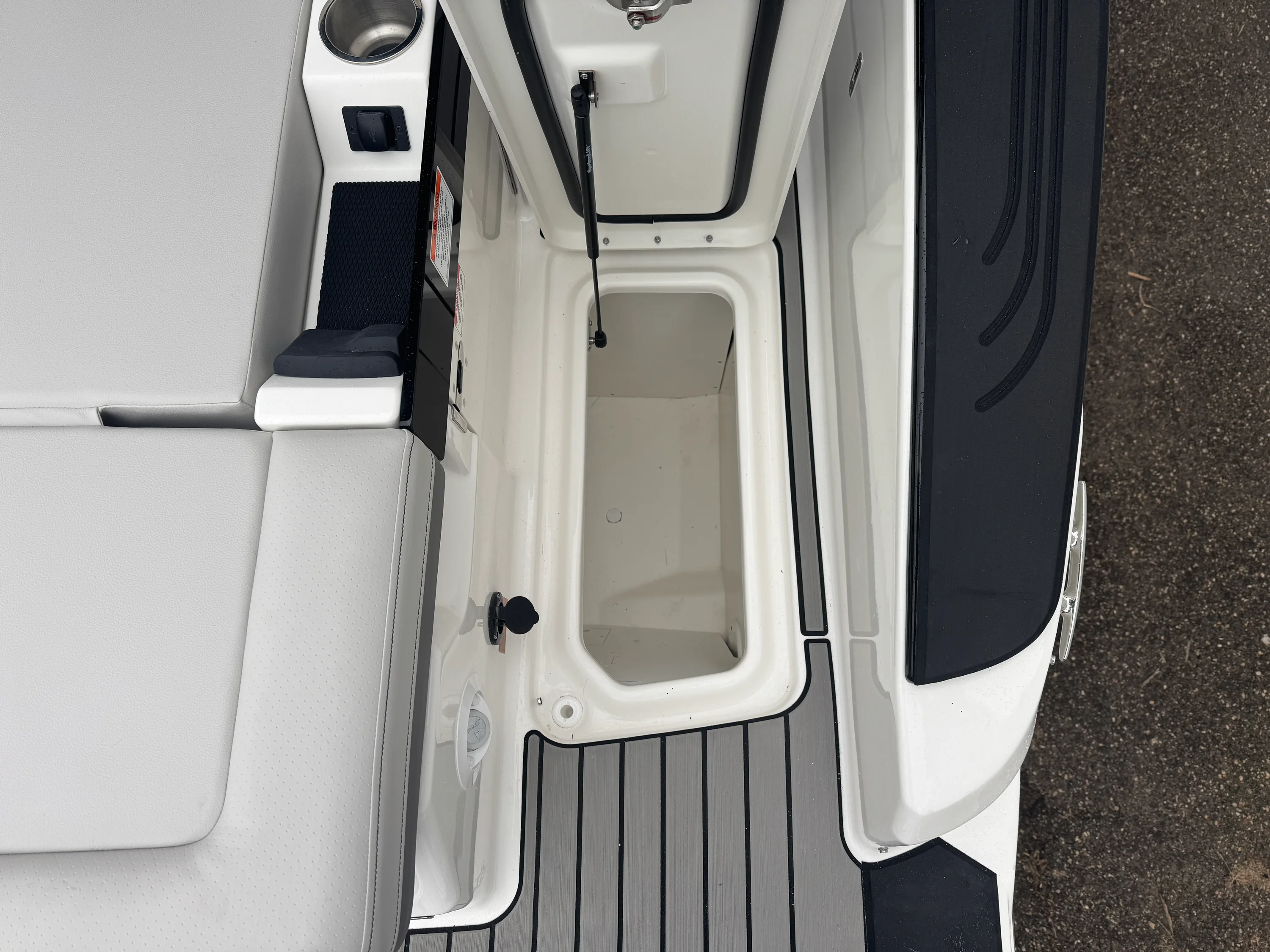 2026 Sea Ray SLX 280 Image Thumbnail #15