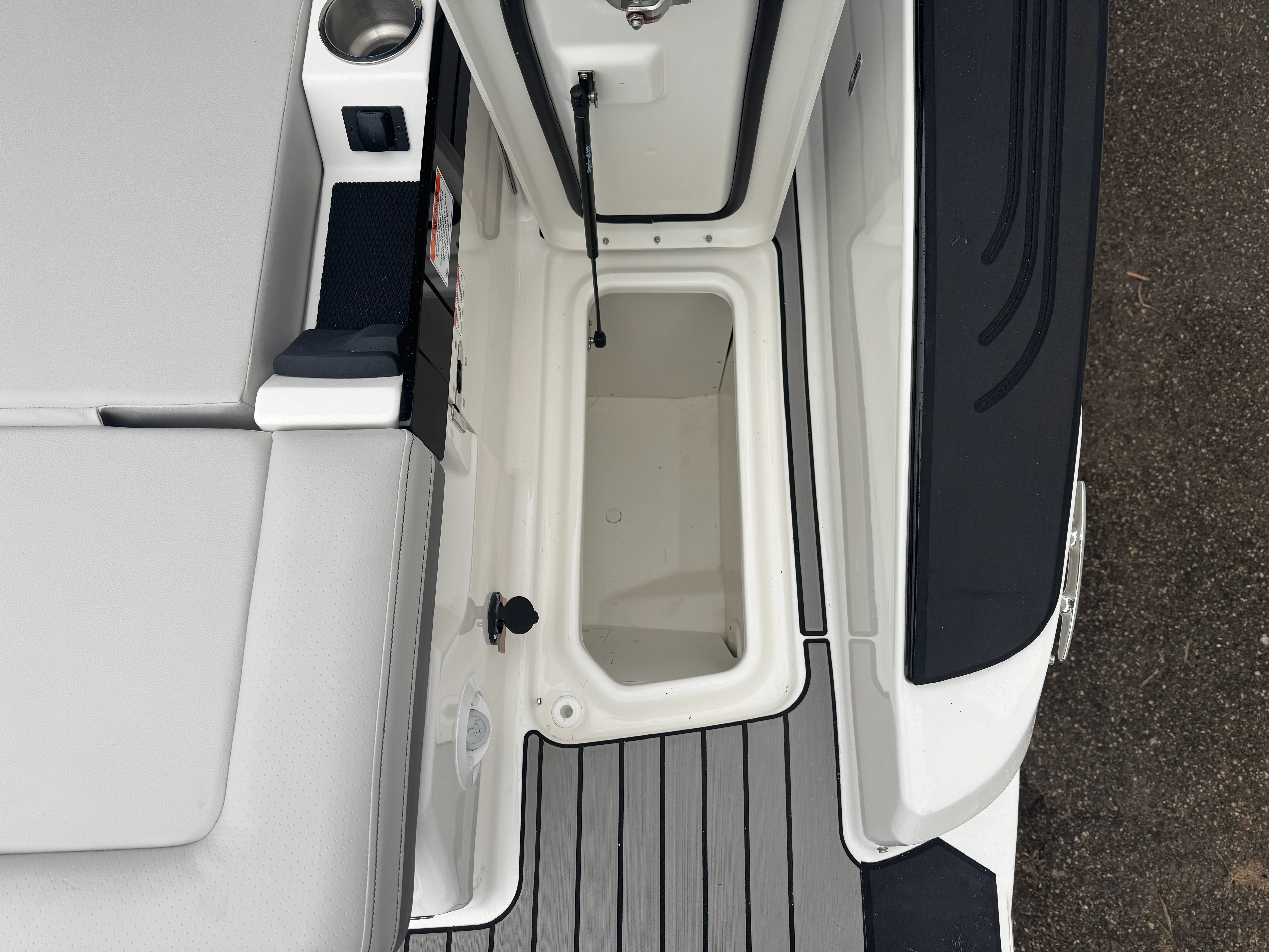 2026 Sea Ray SLX 280 Image Thumbnail #15