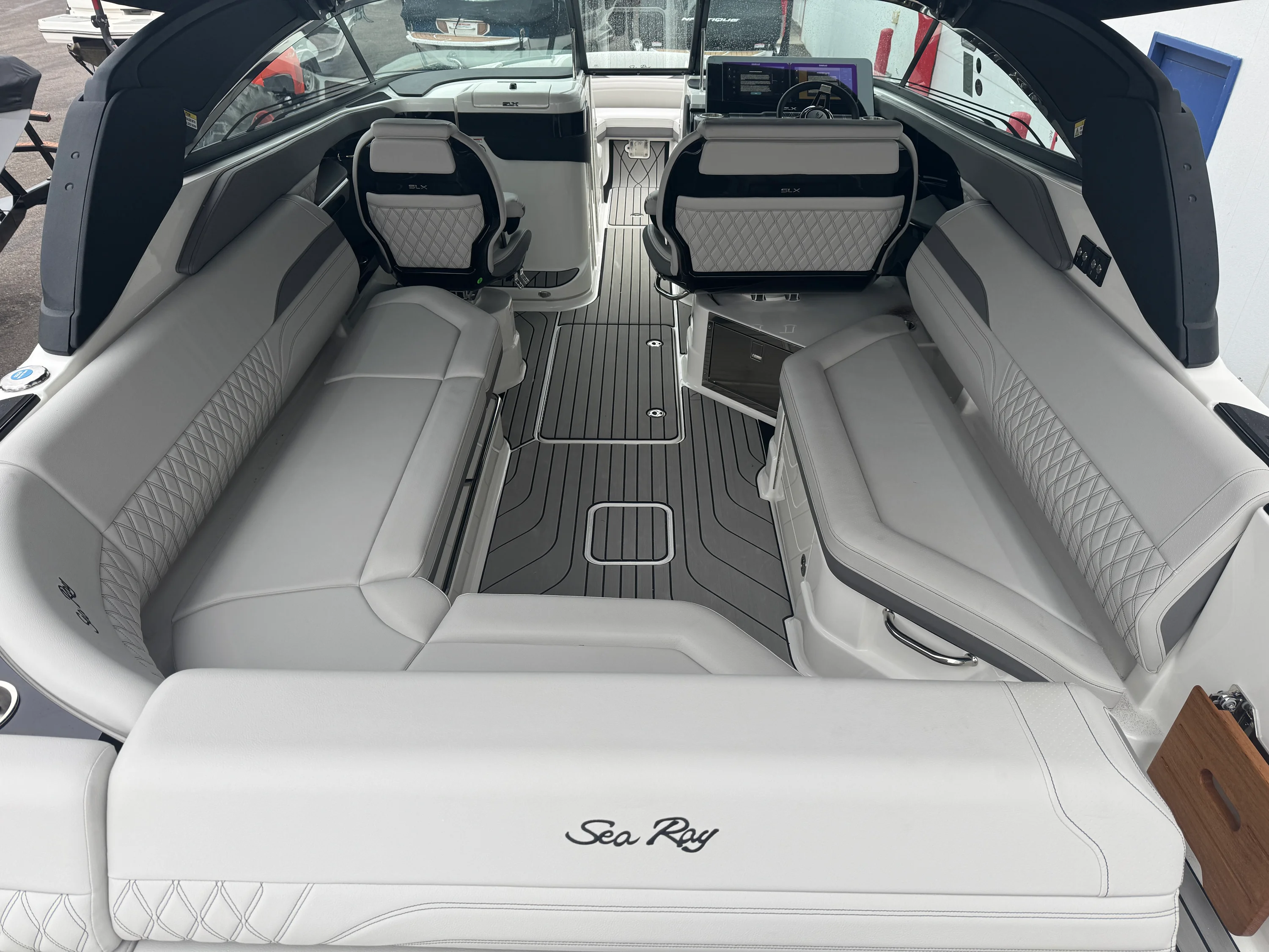 2026 Sea Ray SLX 280 Image Thumbnail #18