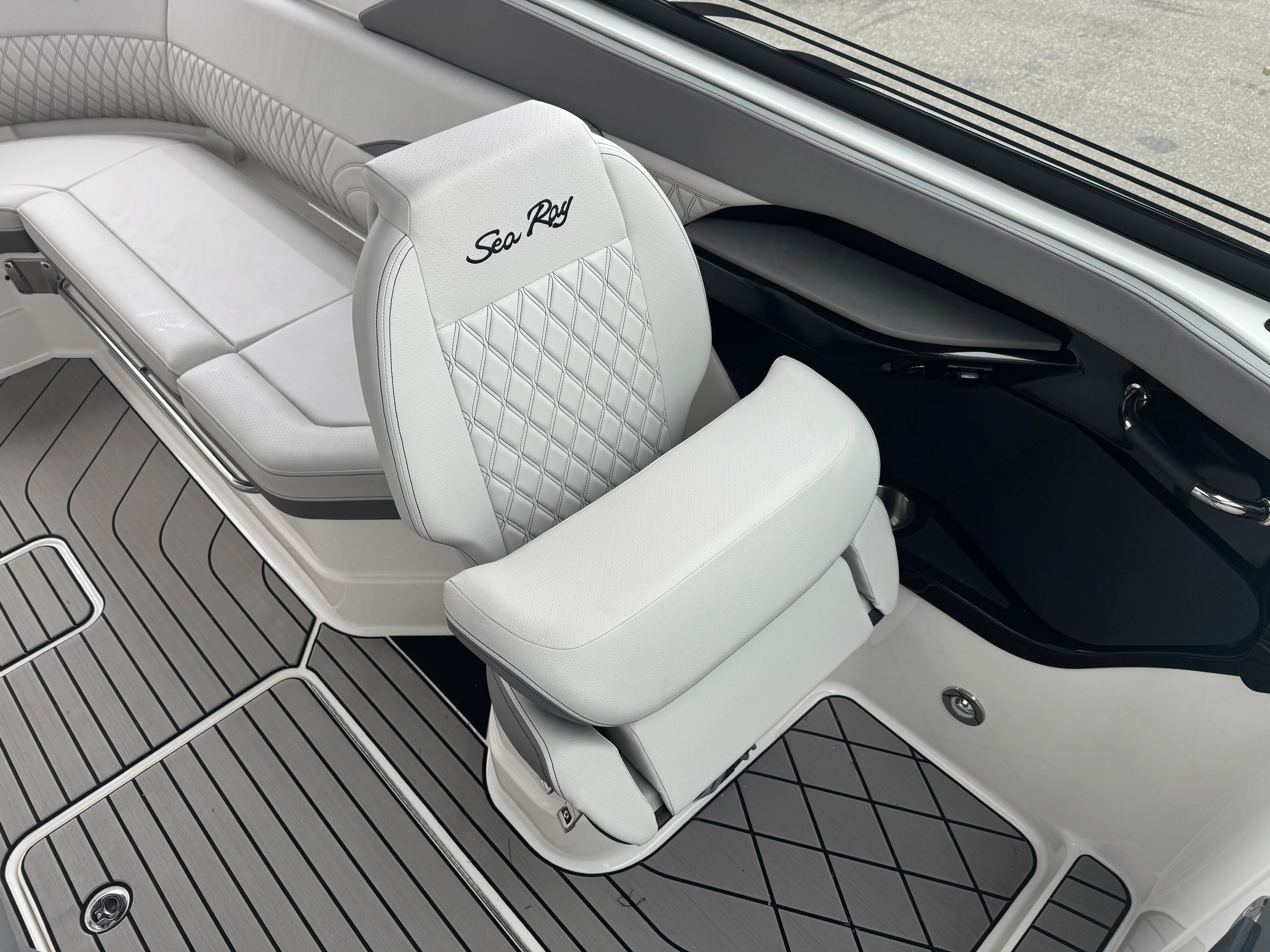 2026 Sea Ray SLX 280 Image Thumbnail #40