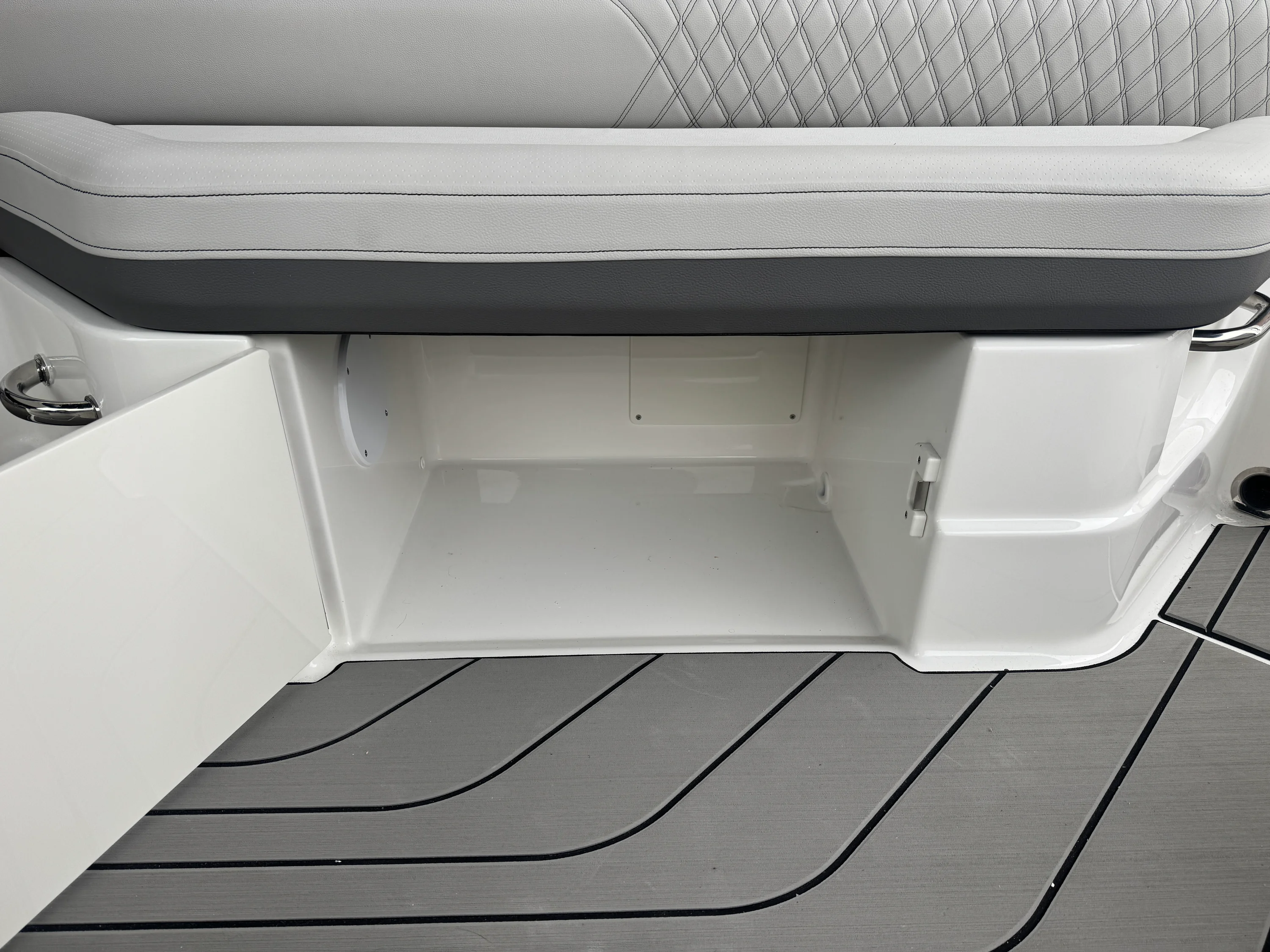 2026 Sea Ray SLX 280 Image Thumbnail #29