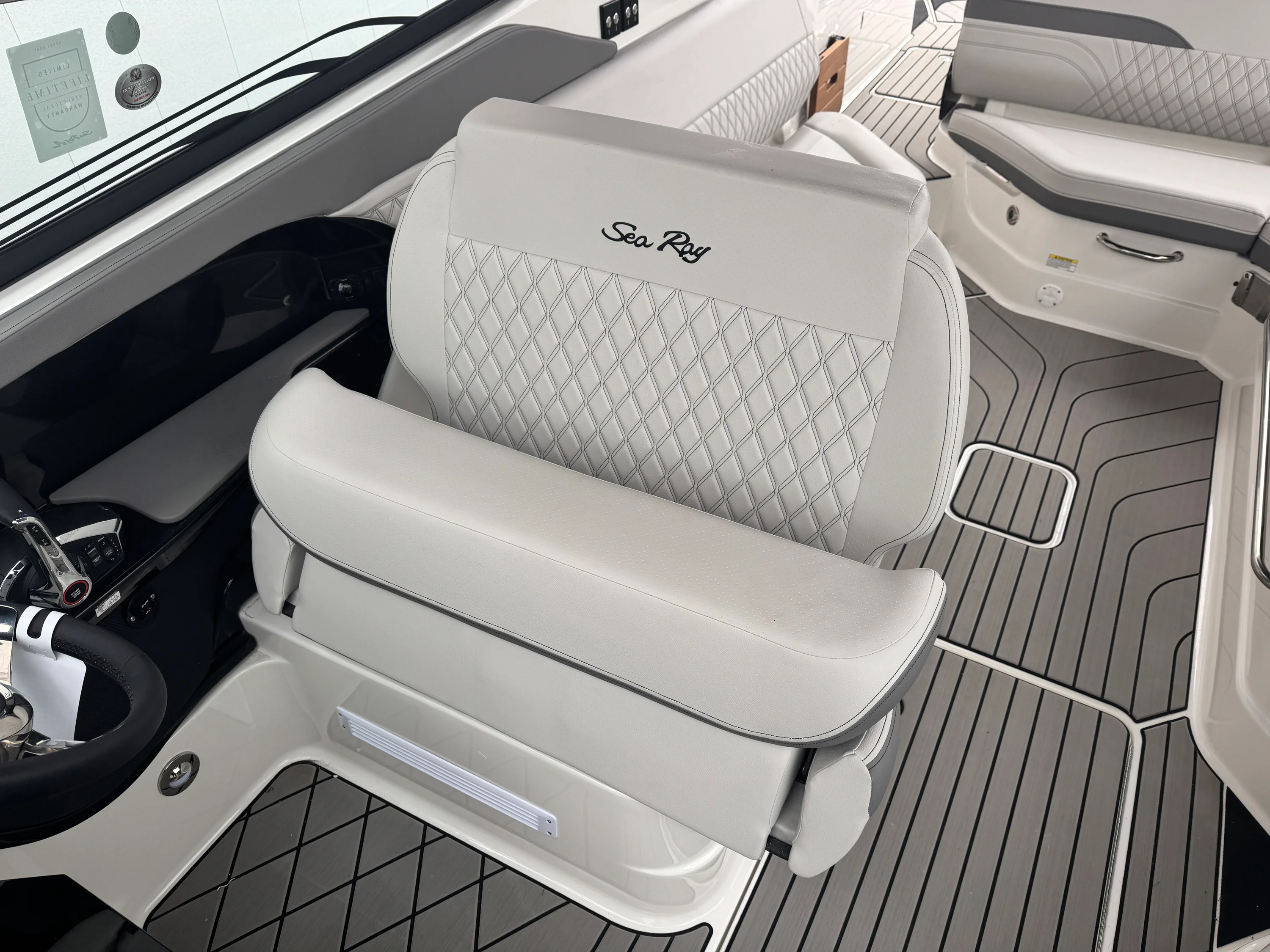 2026 Sea Ray SLX 280 Image Thumbnail #34