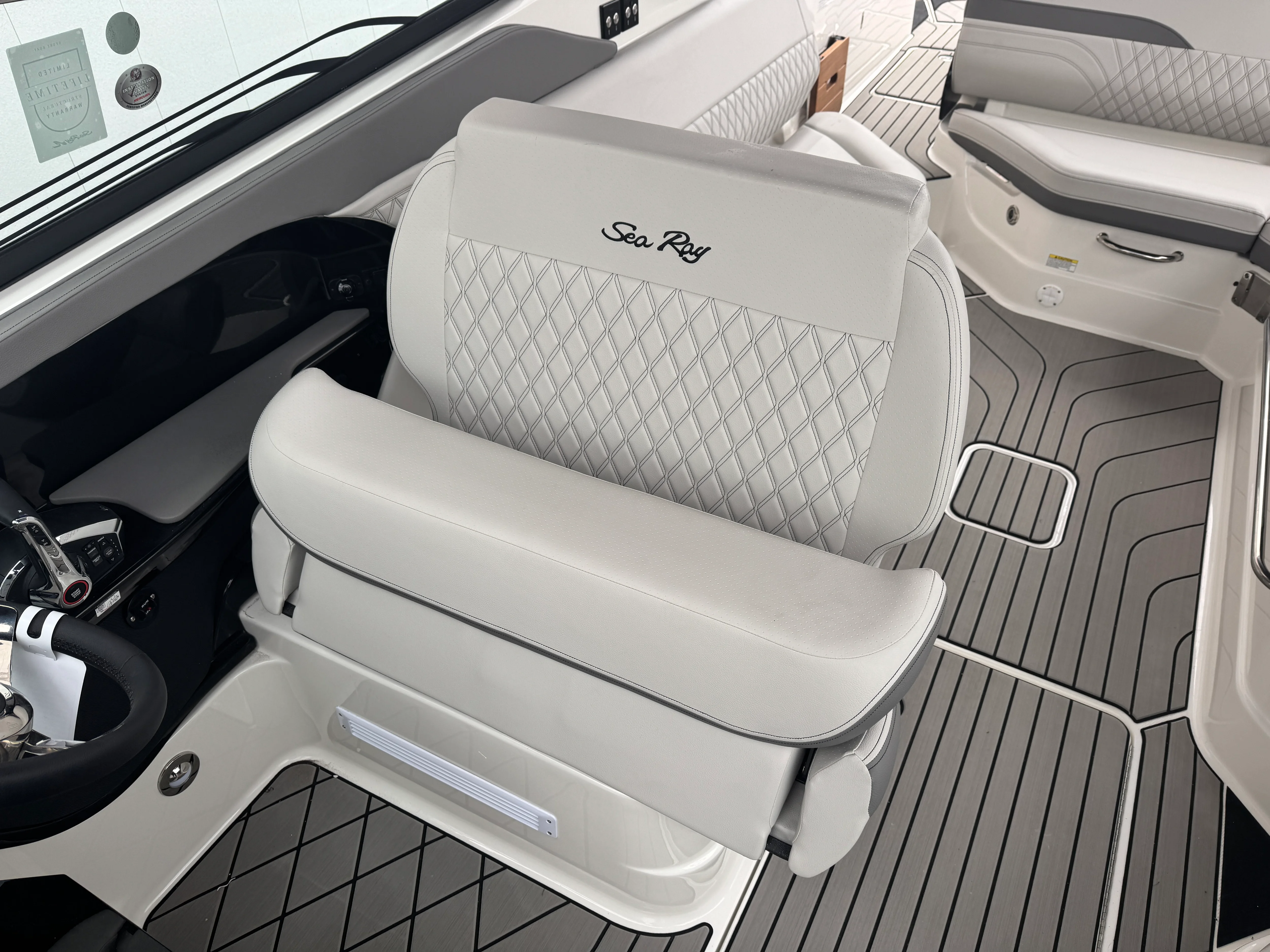 2026 Sea Ray SLX 280 Image Thumbnail #34