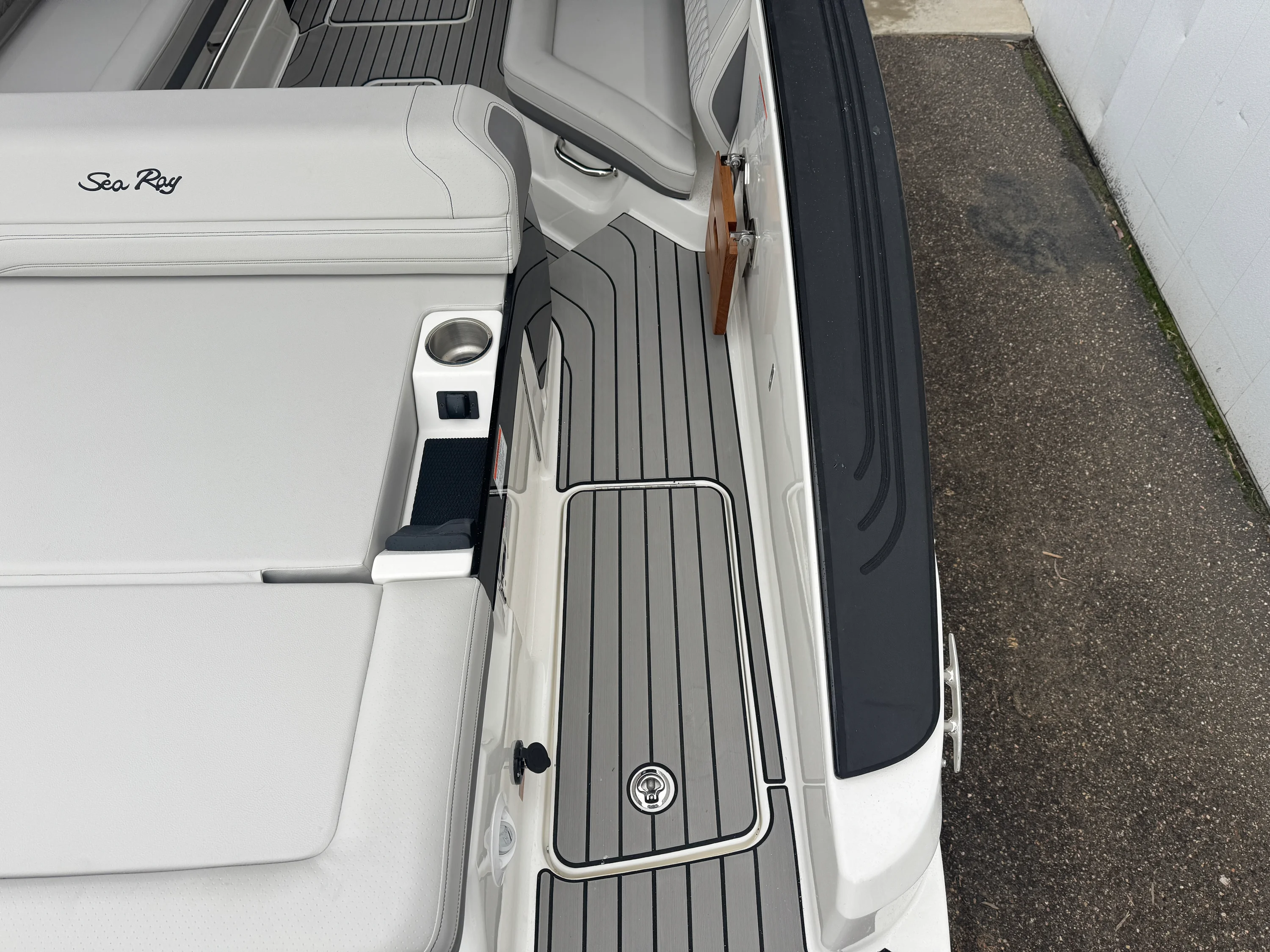 2026 Sea Ray SLX 280 Image Thumbnail #14