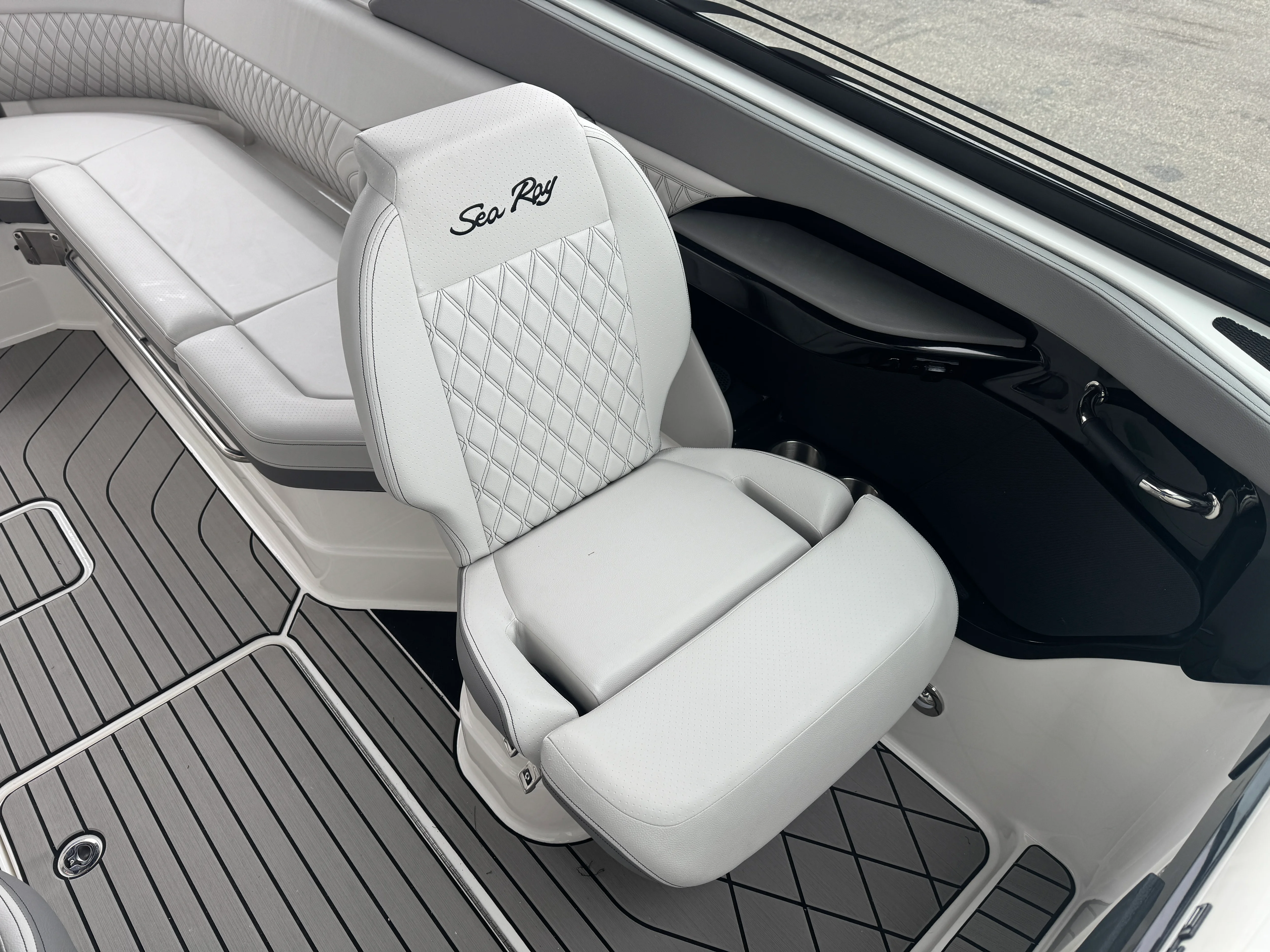 2026 Sea Ray SLX 280 Image Thumbnail #39