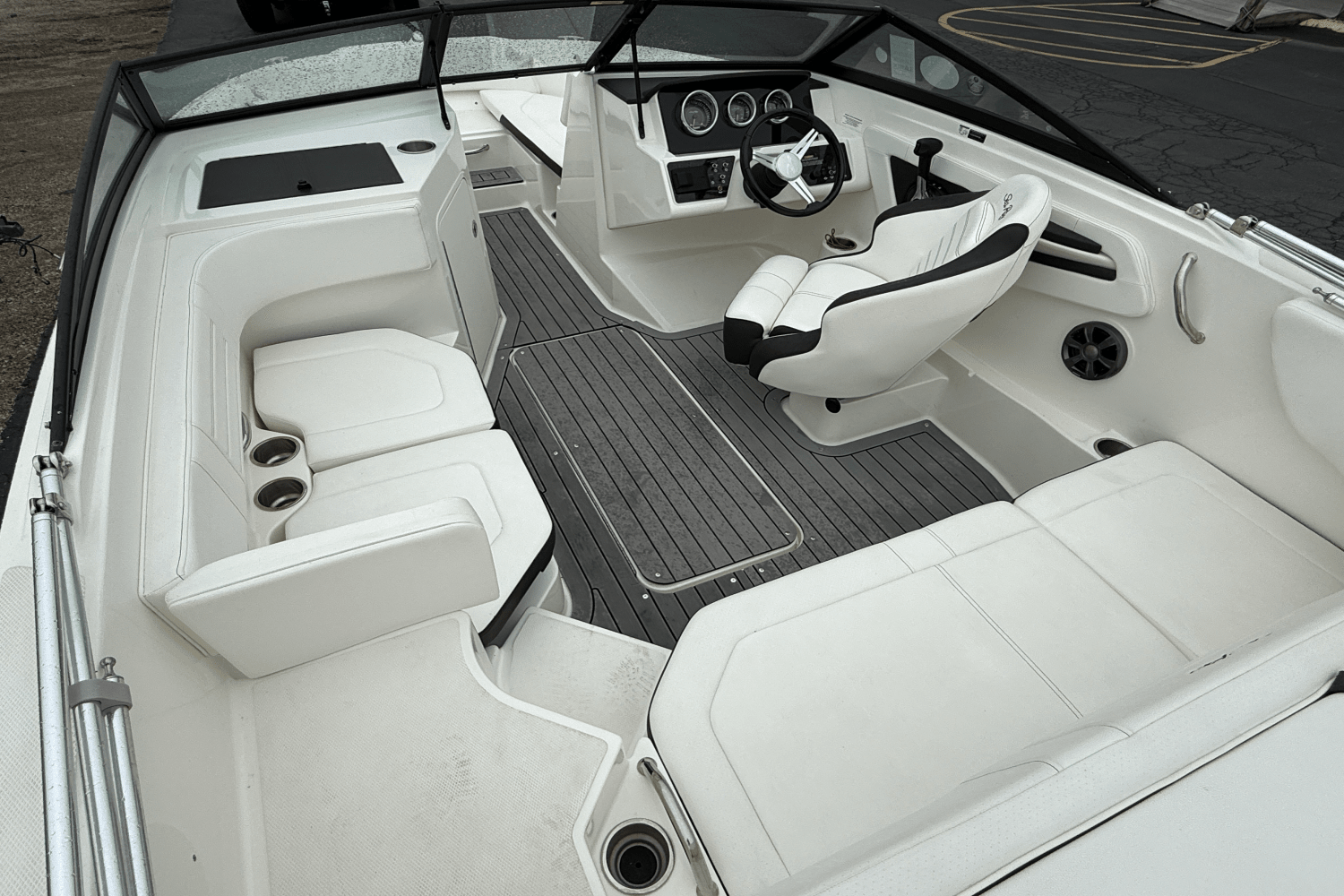 2019 Sea Ray 190SPX Image Thumbnail #3